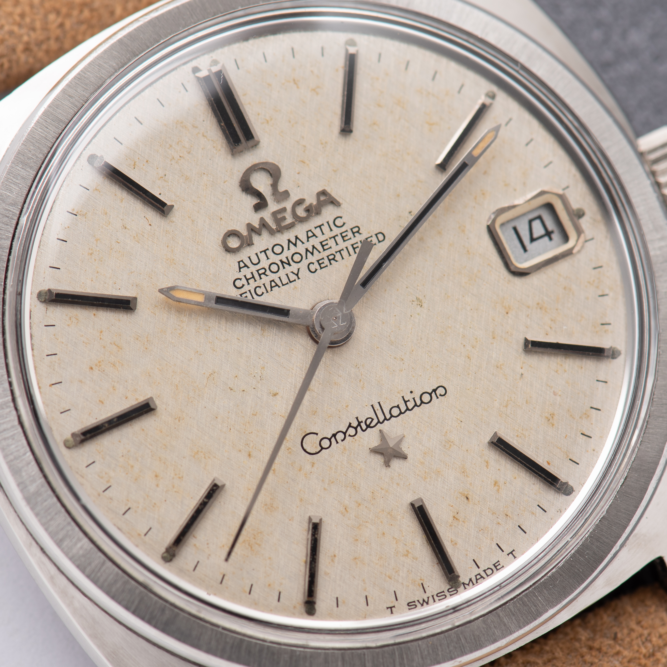 Zicht op Omega Automatische Chronometer Constellatie "Linnen wijzerplaat" Ref 168.017 Cal 564
