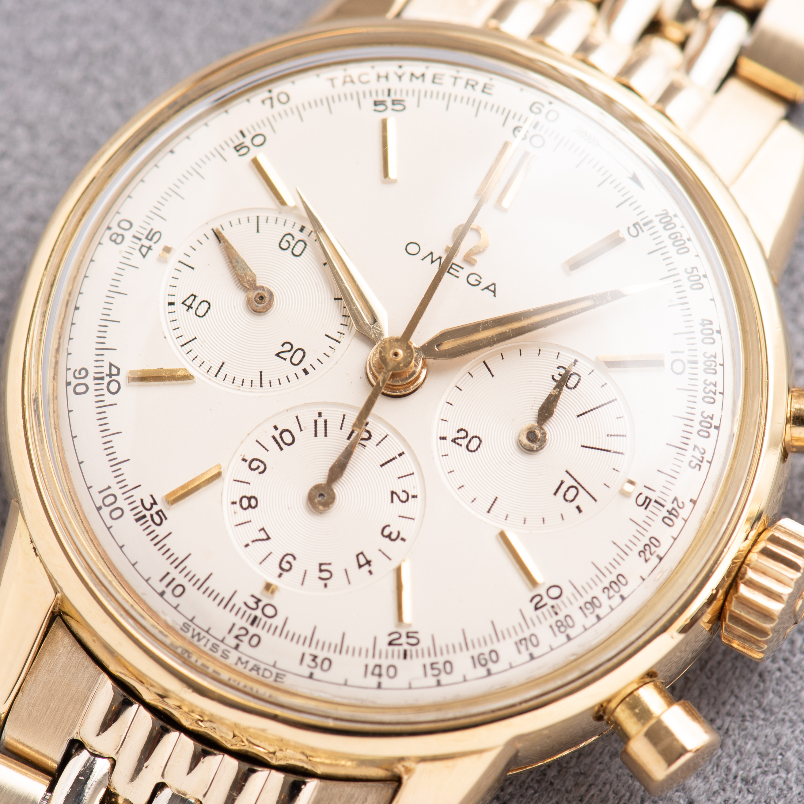 Zicht op Omega Chronographe Pre-"Seamaster" Réf 2884 Cal 321 from 1956