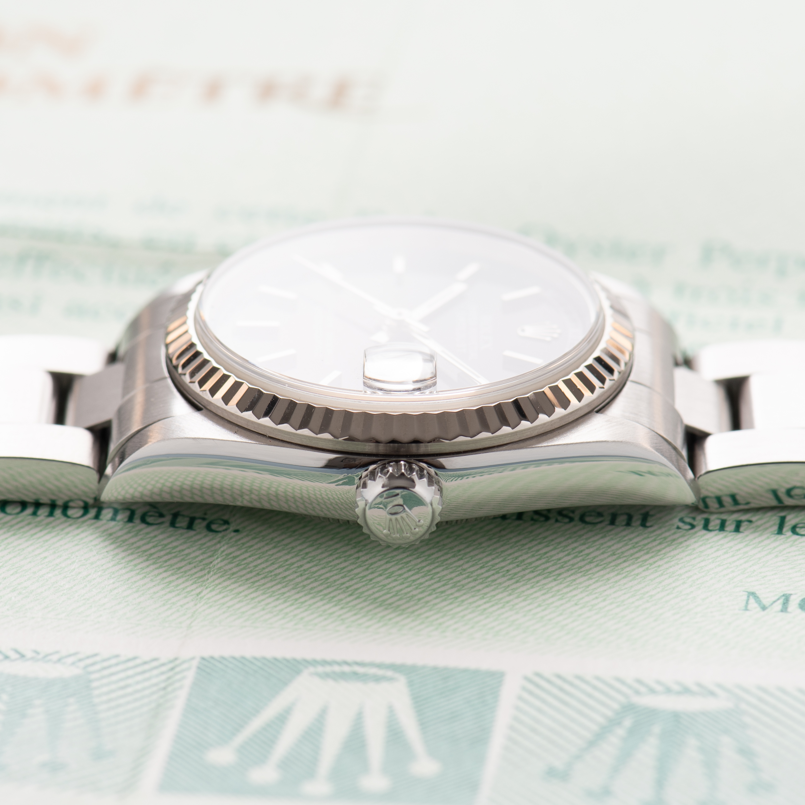Vue de Rolex Oyster Datejust 31mm Black Dial Réf 78274 With Papers
