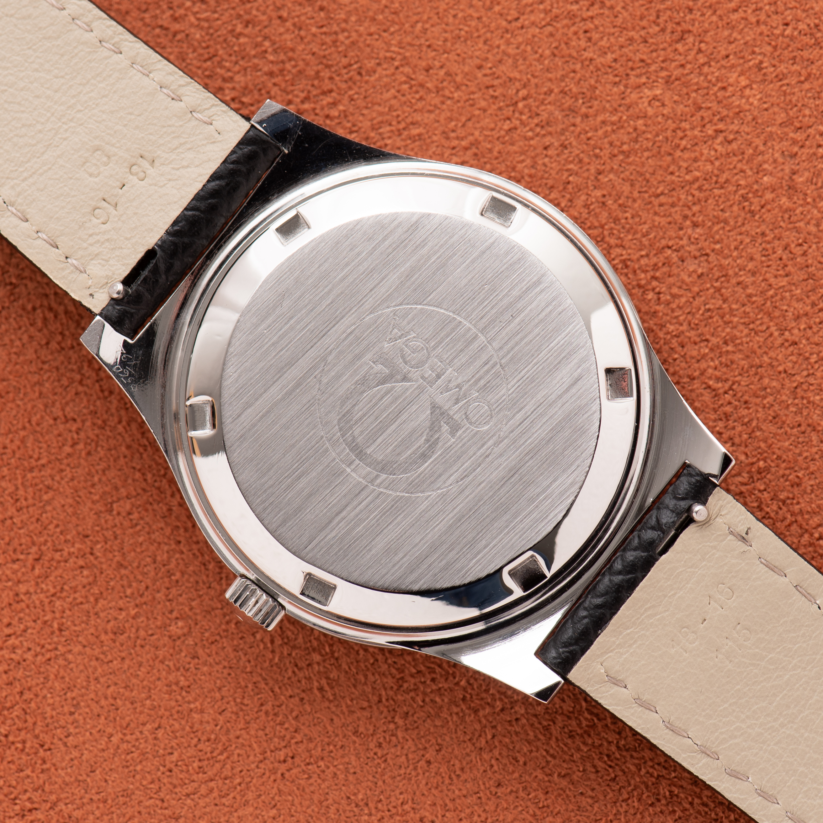 Vue de Omega Genève Date Automatic Cal 1012 Réf 166.0168 from 1973