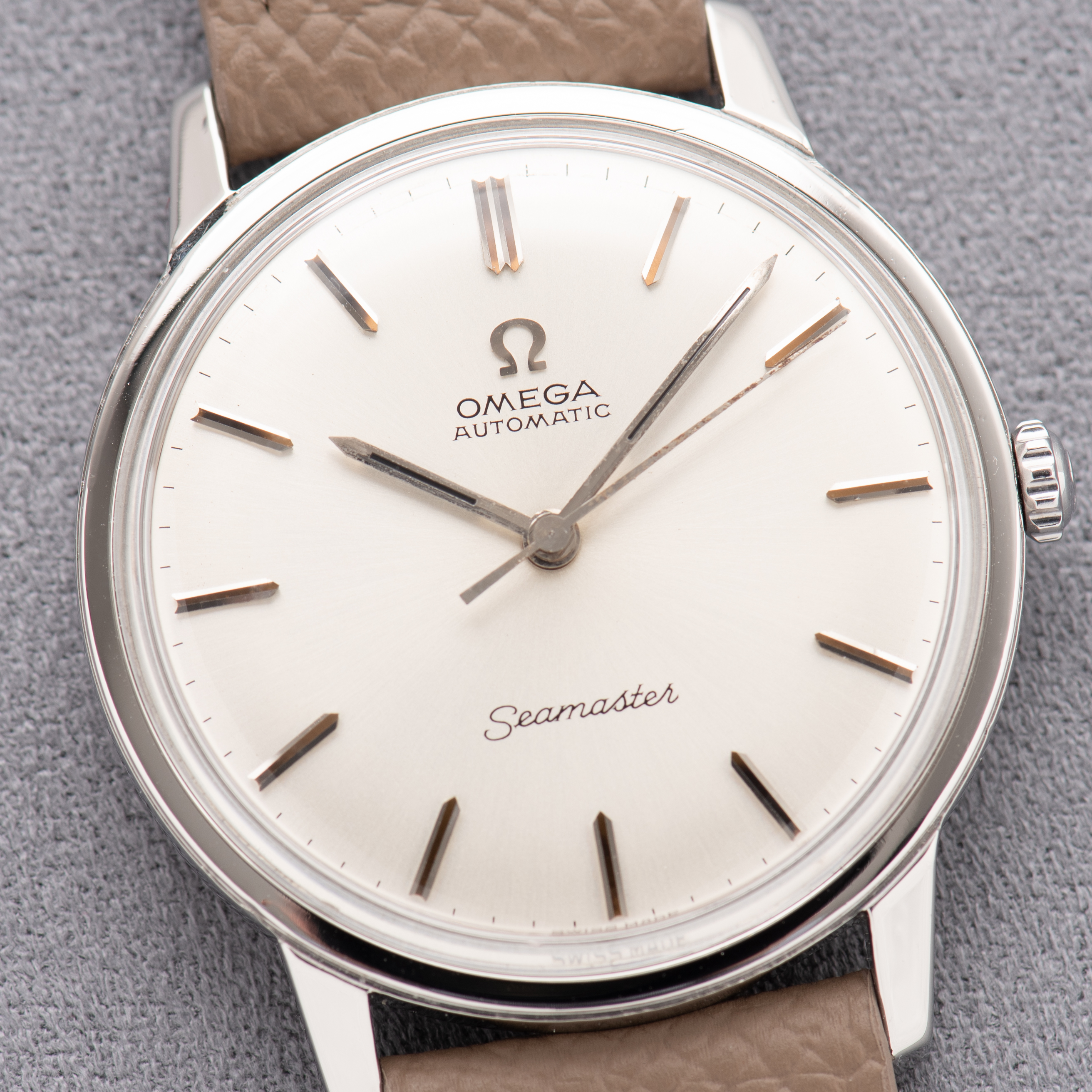 Vue de Omega Automatic Seamaster Silver Dial réf 165.002 cal 552 from 1966