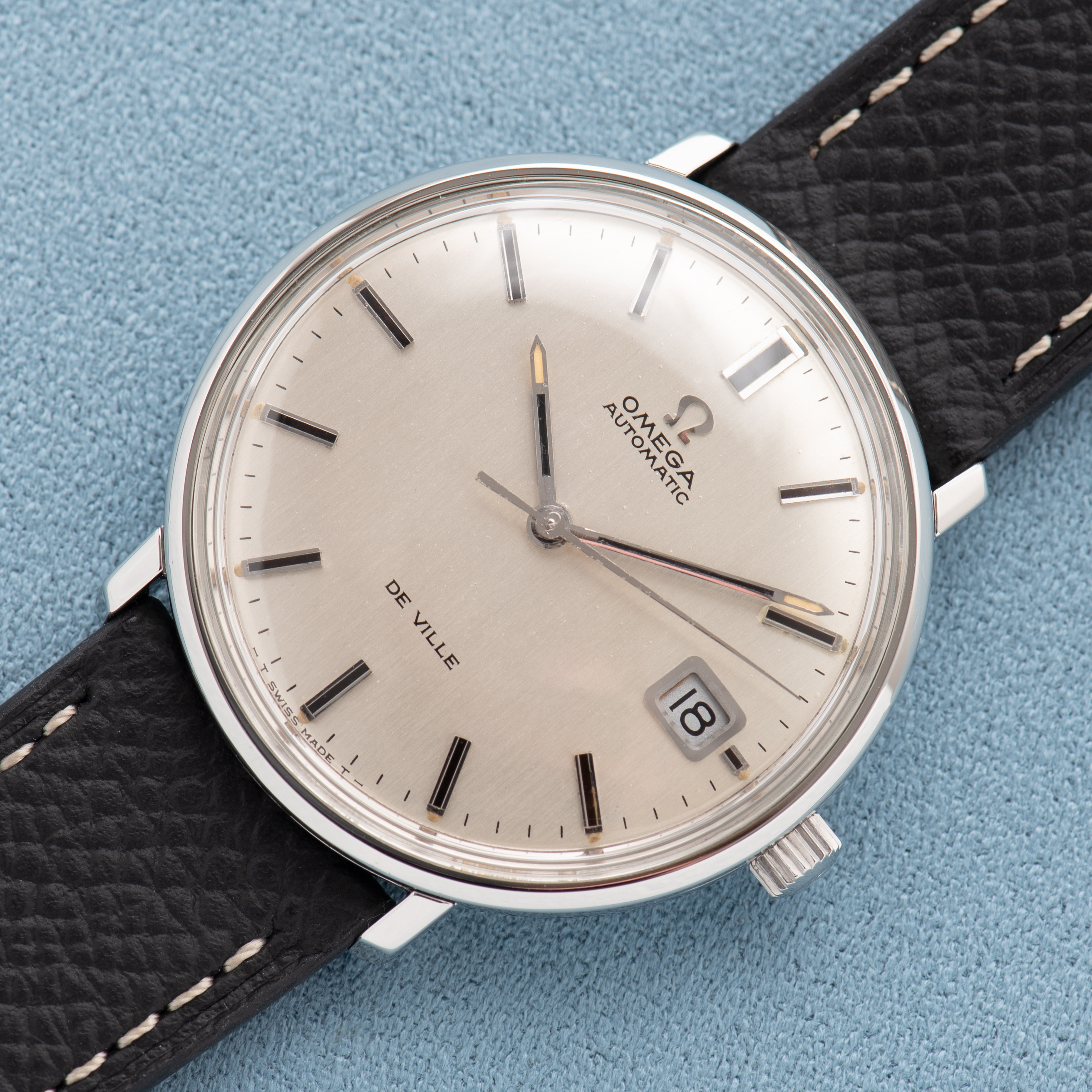 Zicht op Omega Automatic De Ville Monobloc Steel Ref 166.033 uit 1968