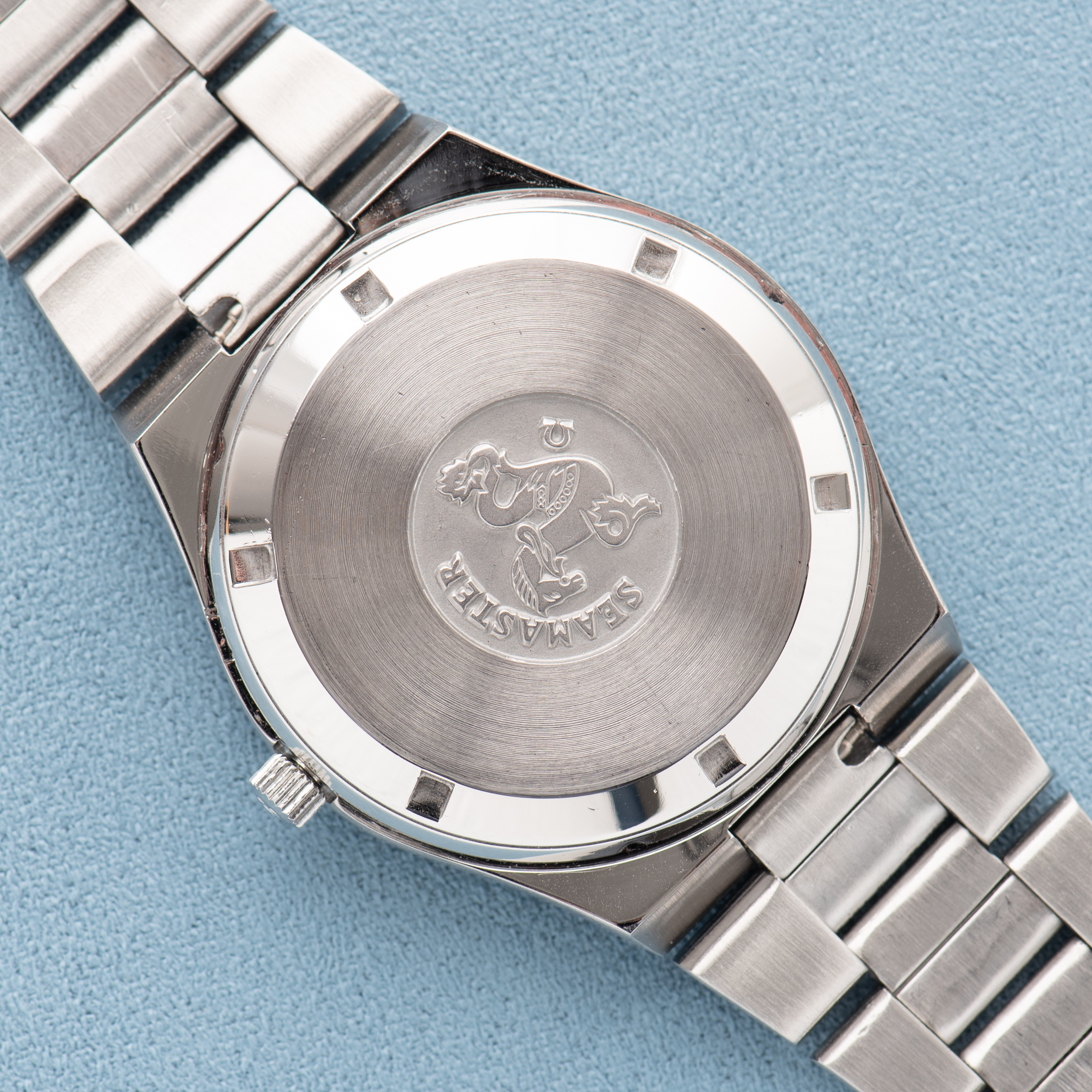 Vue de Omega Electronic F300Hz Seamaster Chronometer Blue Dial Réf 198.0044 from 1970