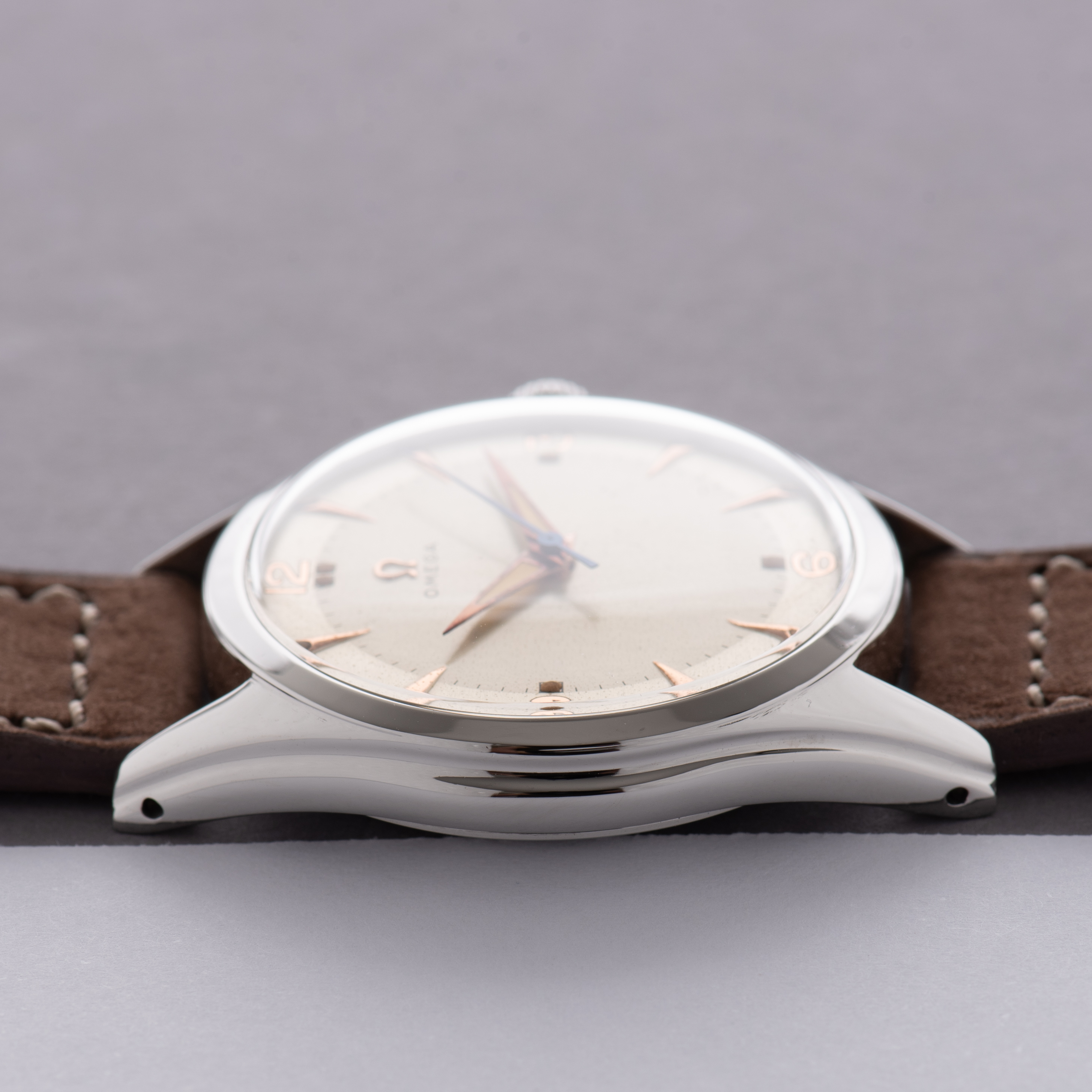 Zicht op Omega mechanische cal 283 ref 2537-8