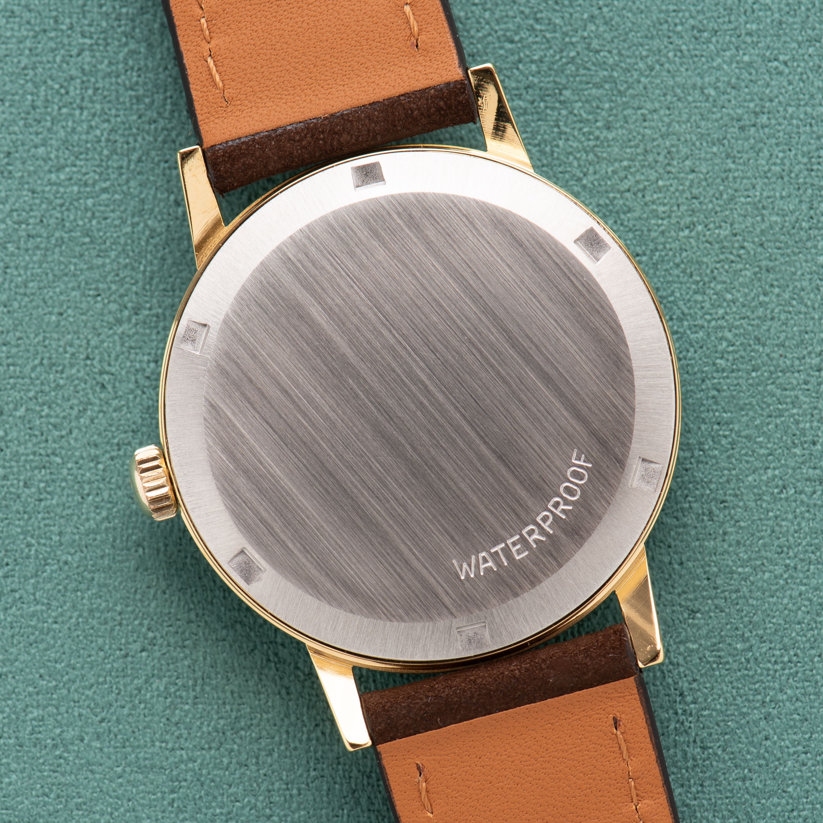 Zicht op Omega Genève Gold dial Réf 135.070 from 1969