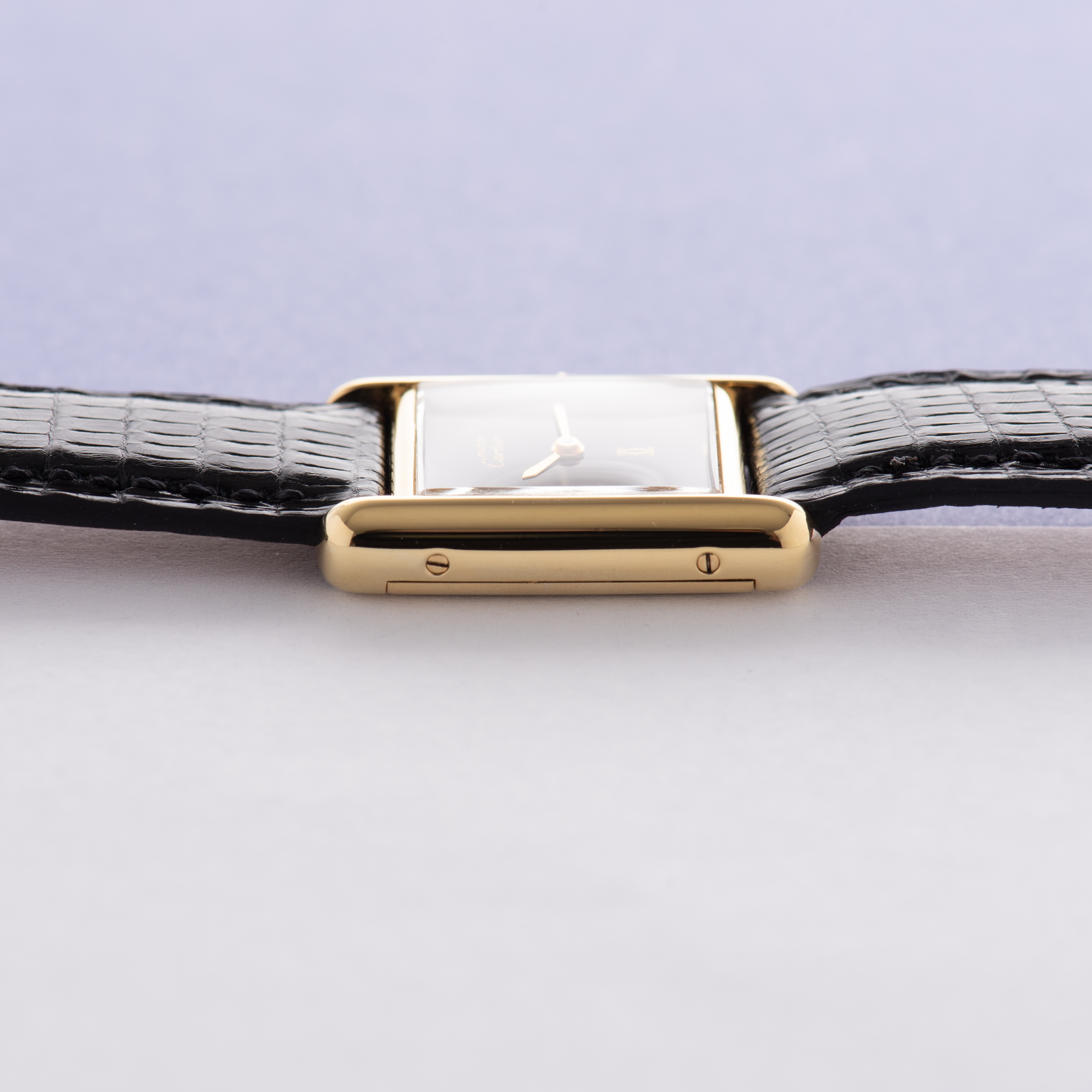 Zicht op Cartier Must de Tank de Must Vermeil PM Caramel-Brun/Black Dial