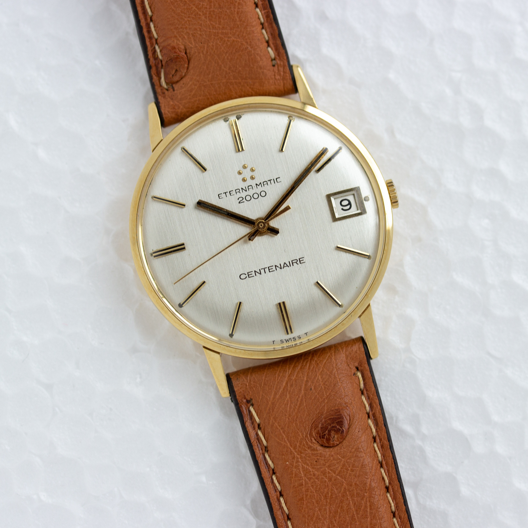 Vue de Eterna-Matic 2000 centenaire en or 18k 0,750 cal 1480K