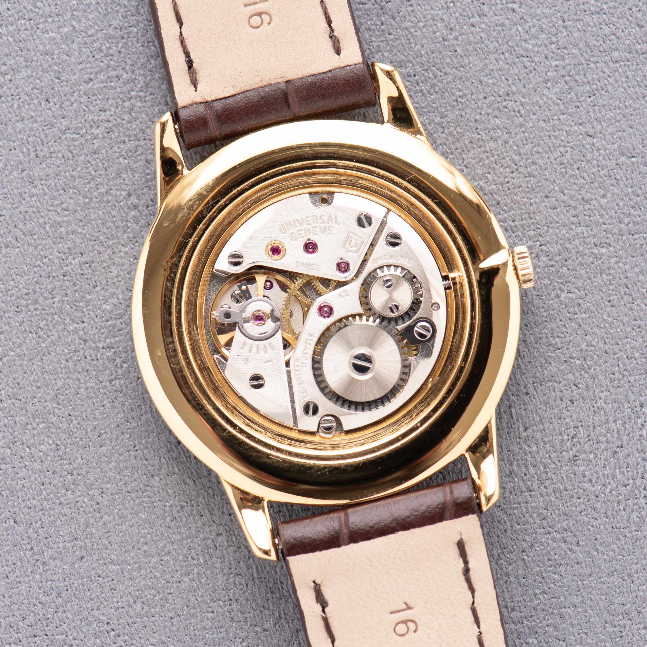 View of Universal Geneve Caramel Dial Extraslim Cal 42 from 1970