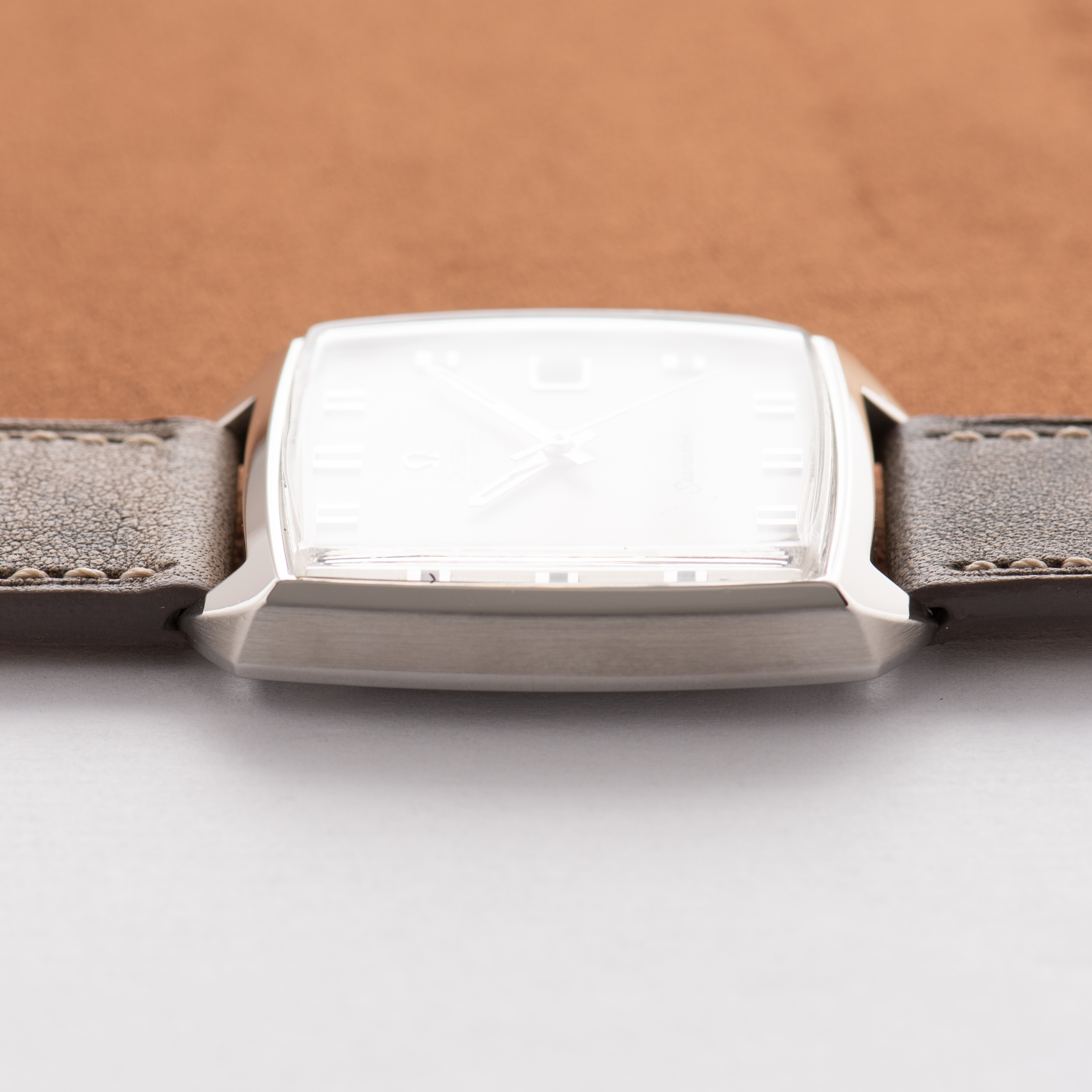 View of Omega Automatic Seamaster "Linen dial" Réf 166.042 11-70 from 1969