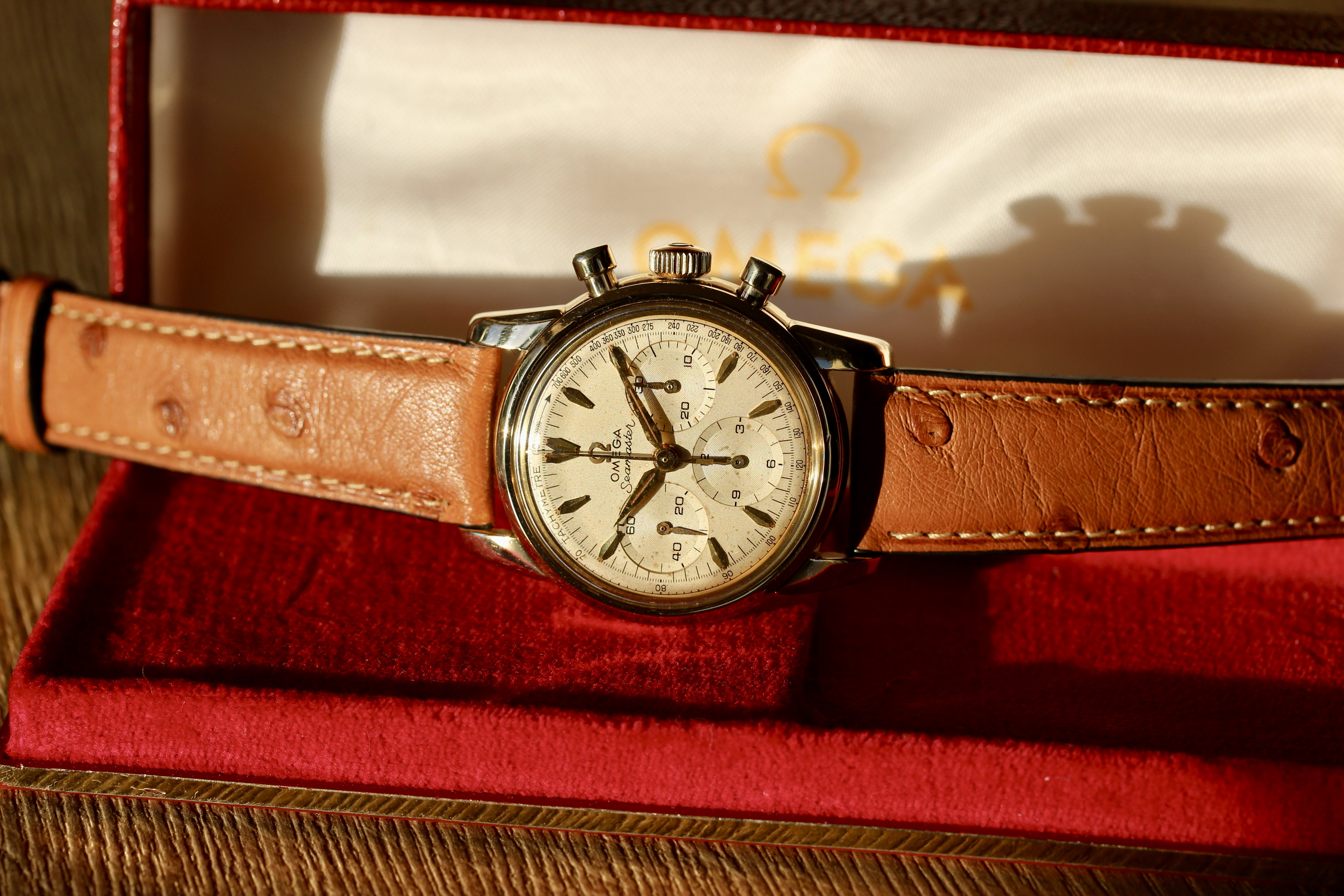 Vue de Omega Seamaster Chronographe réf KO 2907/2 cal 321