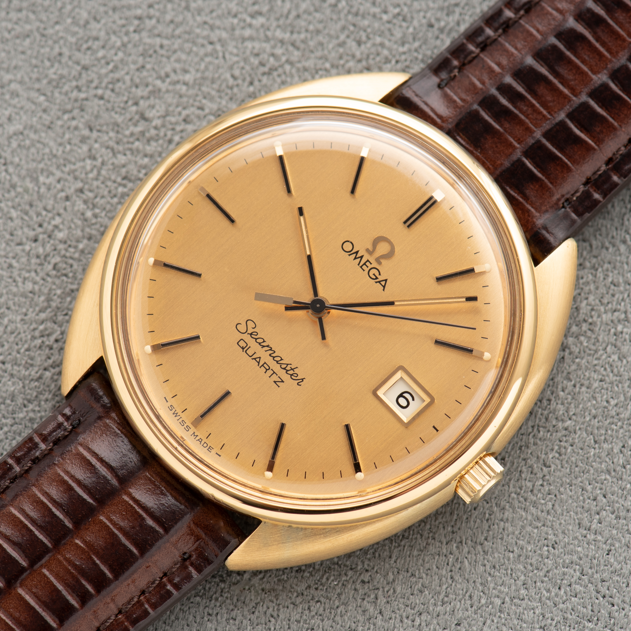 Vue de Omega Quartz Seamaster Date Gold Dial réf 196.0078 cal 1342 from 1979