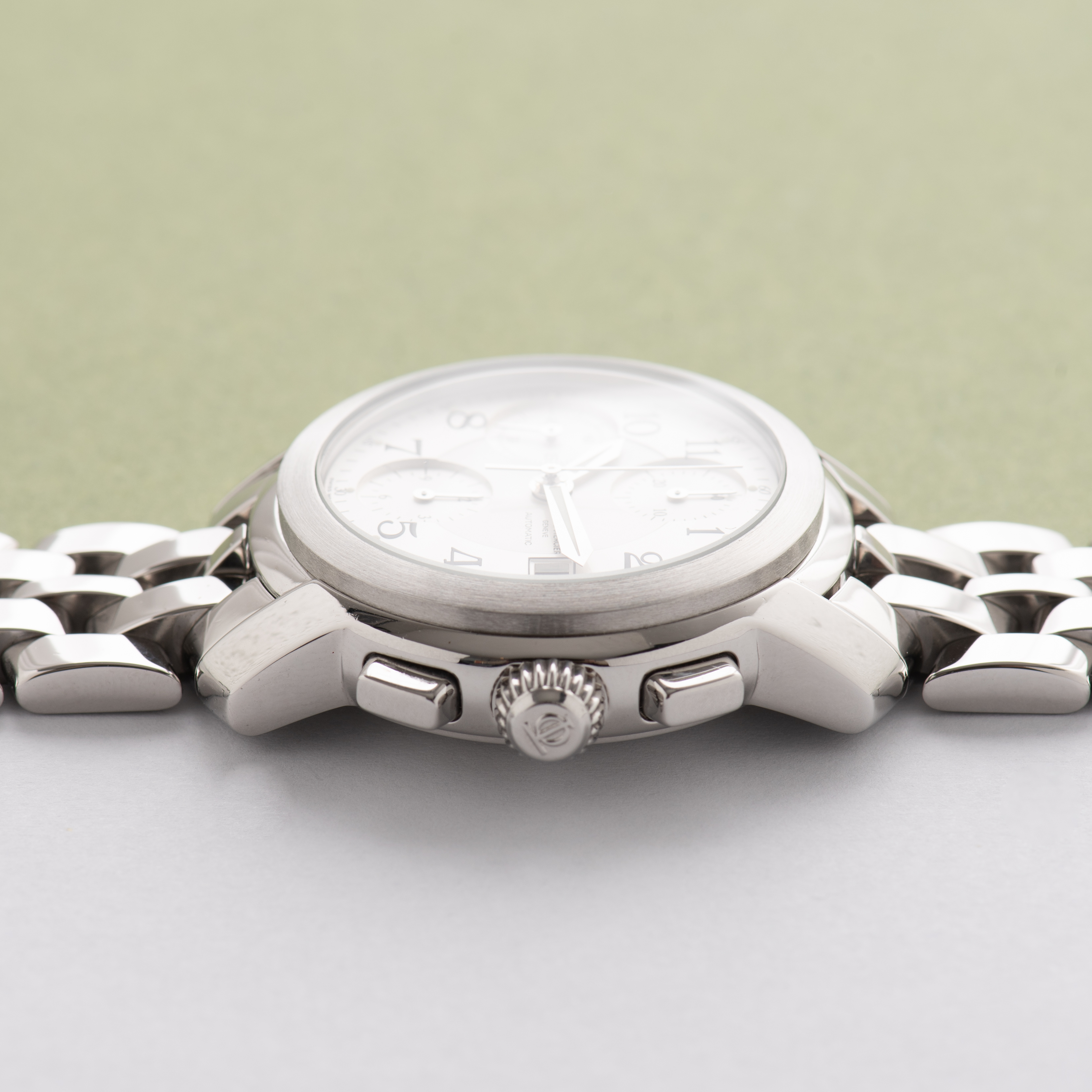 View of Baume & Mercier Genève Capeland Chronograph White dial Valjoux 7750
