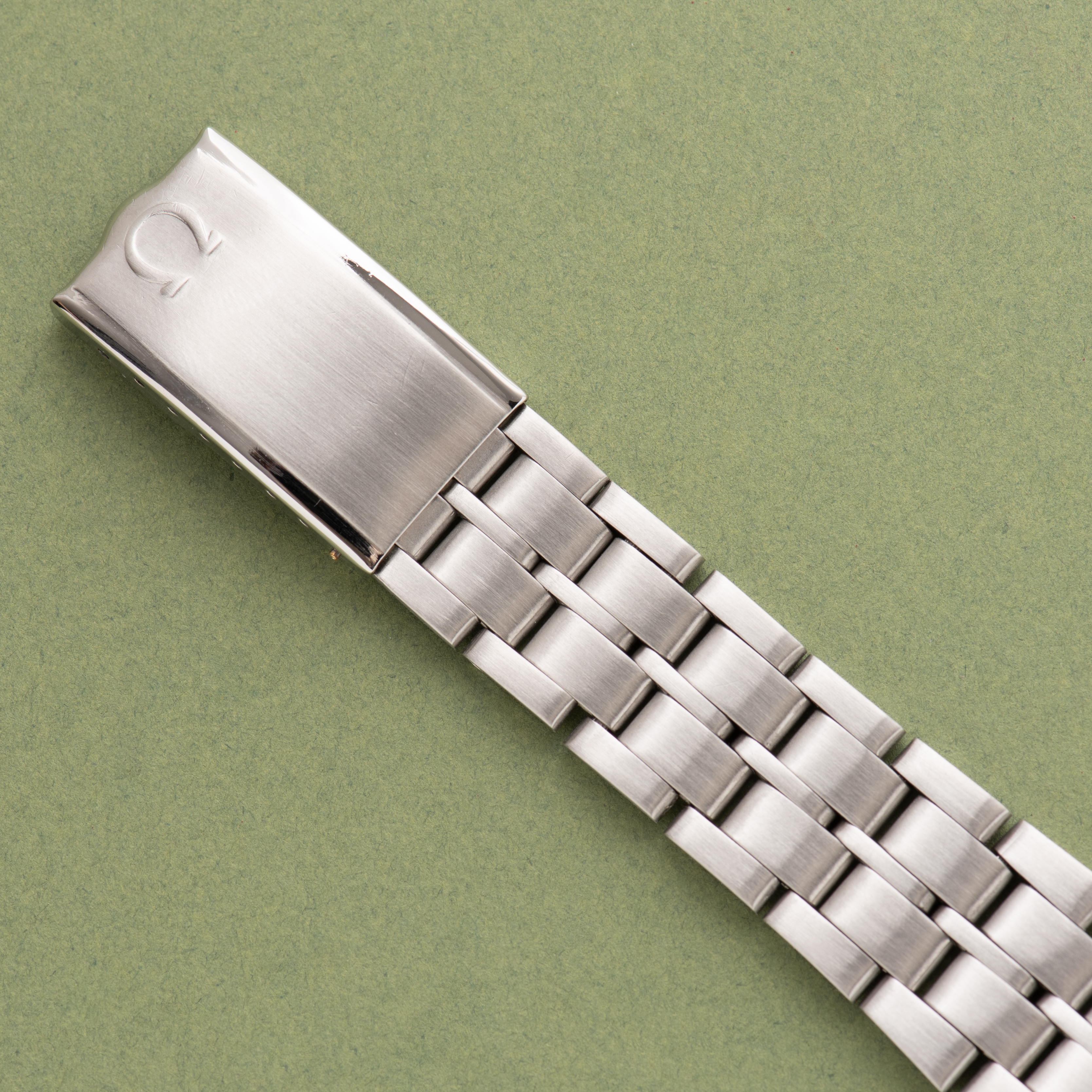 Vue de Omega Constellation Chronometer Electronic F300Hz from 1970 Réf 198.0006