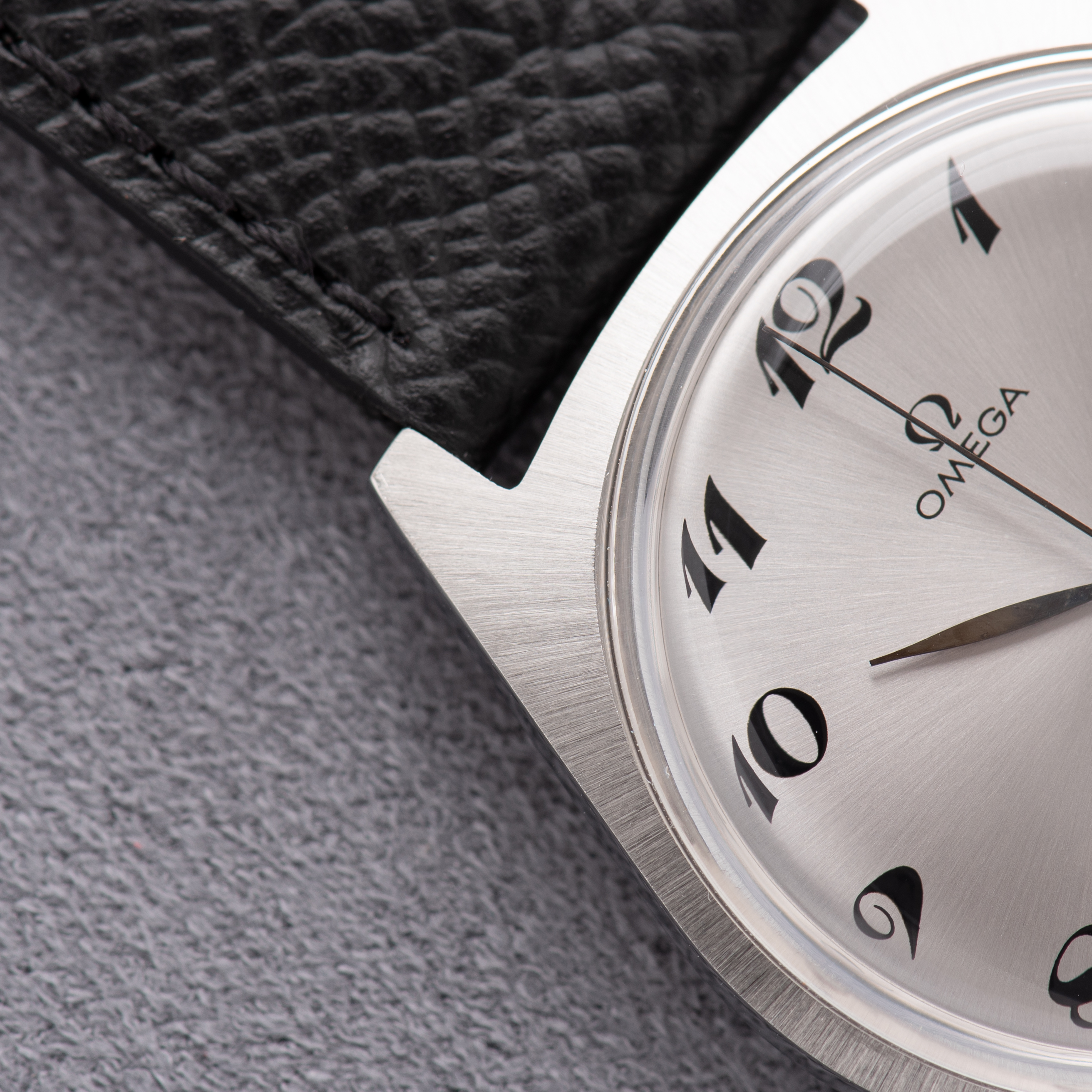 Zicht op Omega Geneva "Breguet Dial" Zilver ref 135.041 uit 1969
