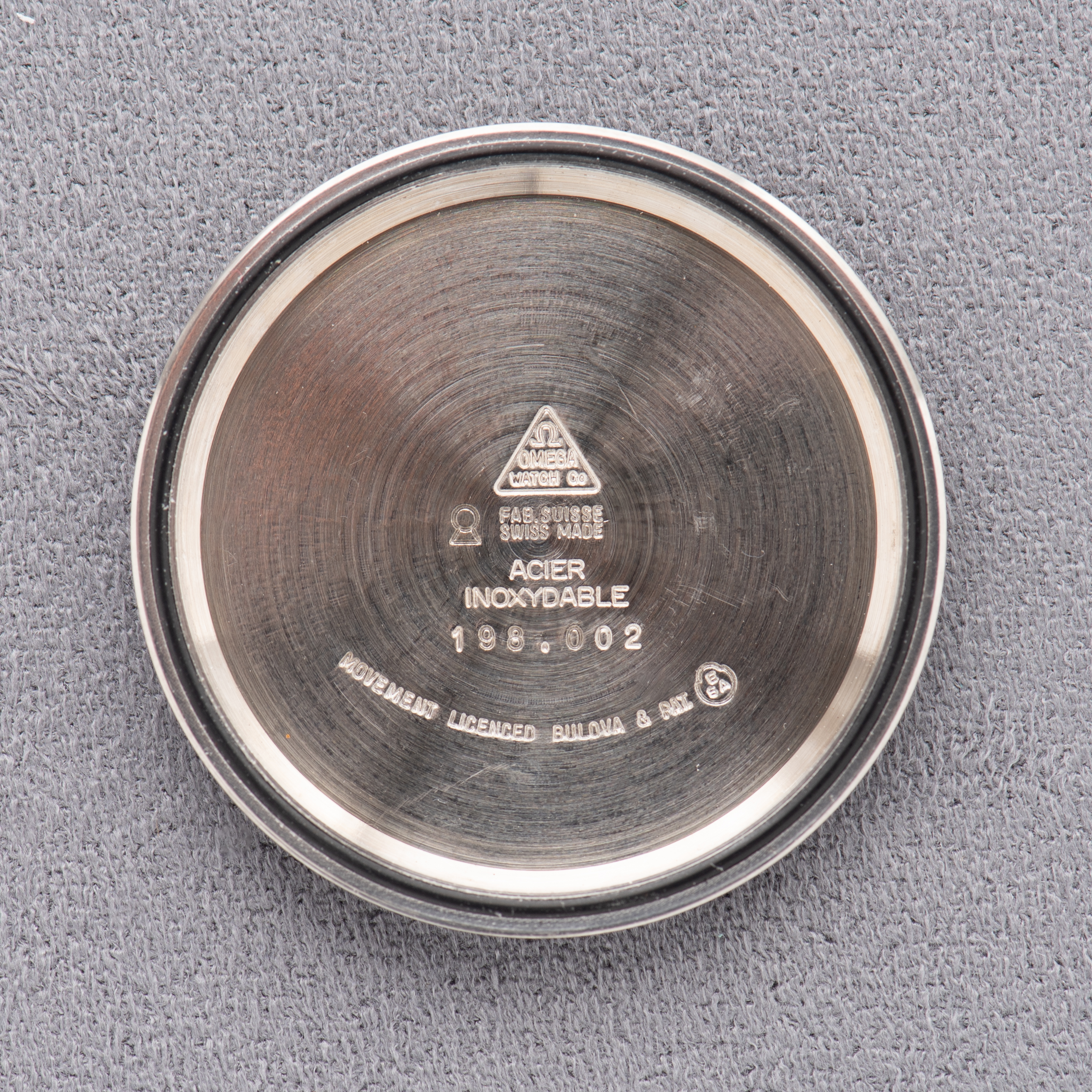 Vue de Omega Constellation Chronometer Electronic F300Hz from 1970 Ref 198.002
