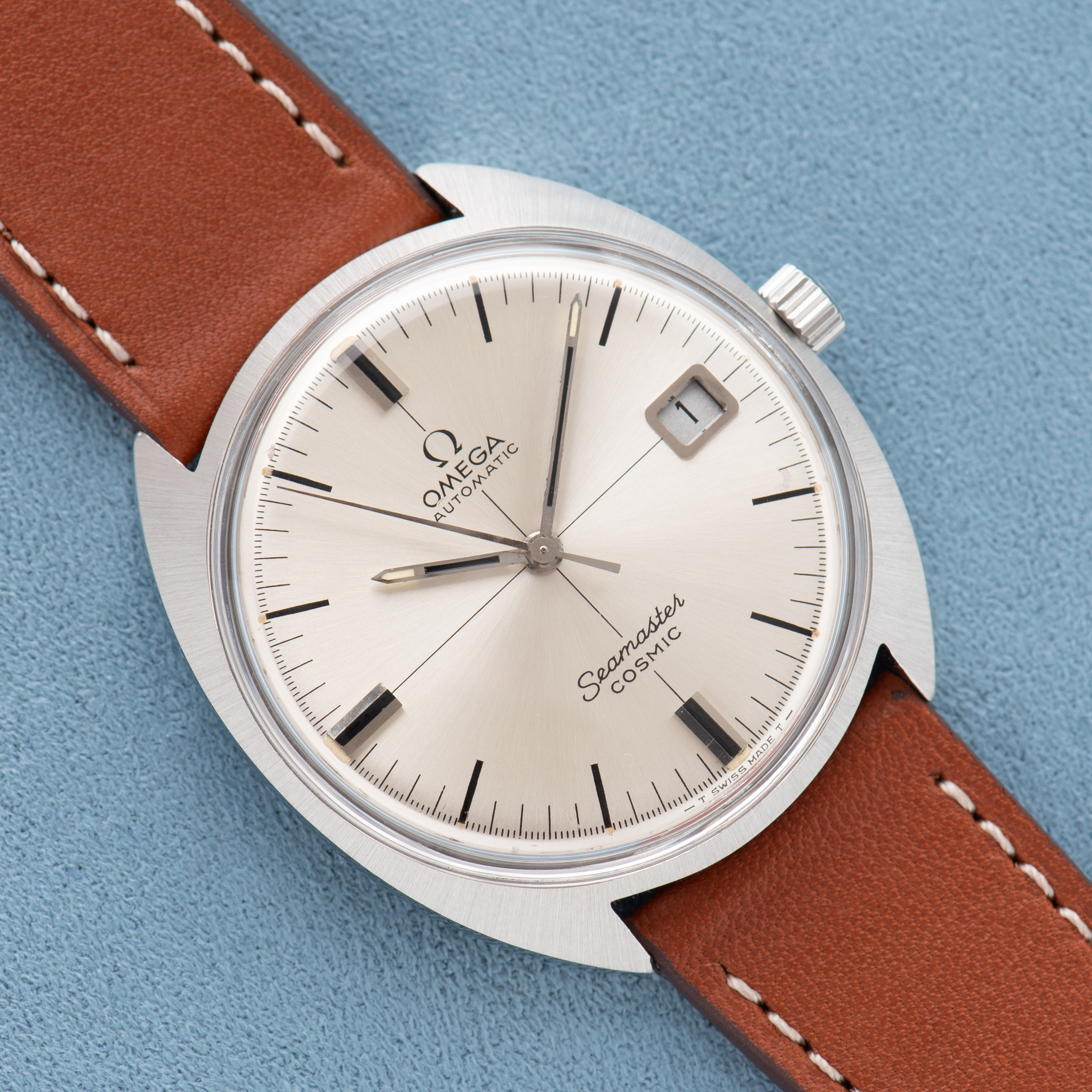 Zicht op Omega Automatic Seamaster Cosmic "Crosshair" Silver Dial ref 166.026 cal 565