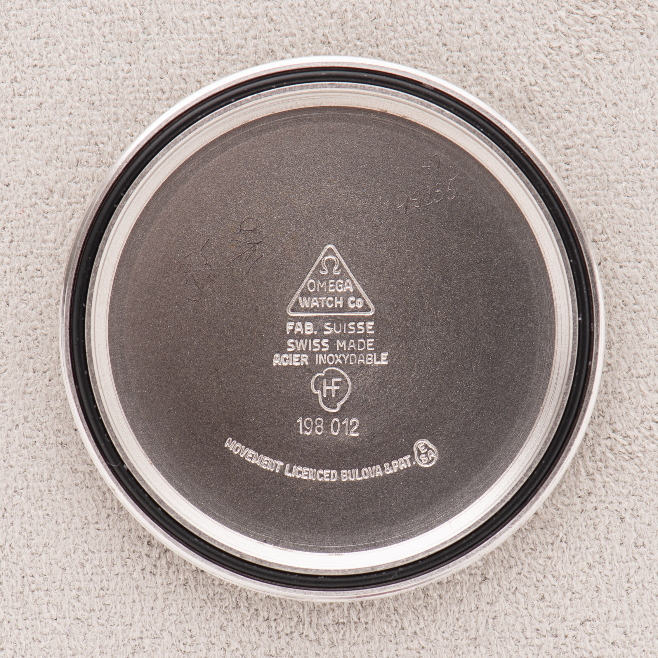 Vue de Omega Electronic F300 Chronometer Patina dial Réf 198.012 from 1972