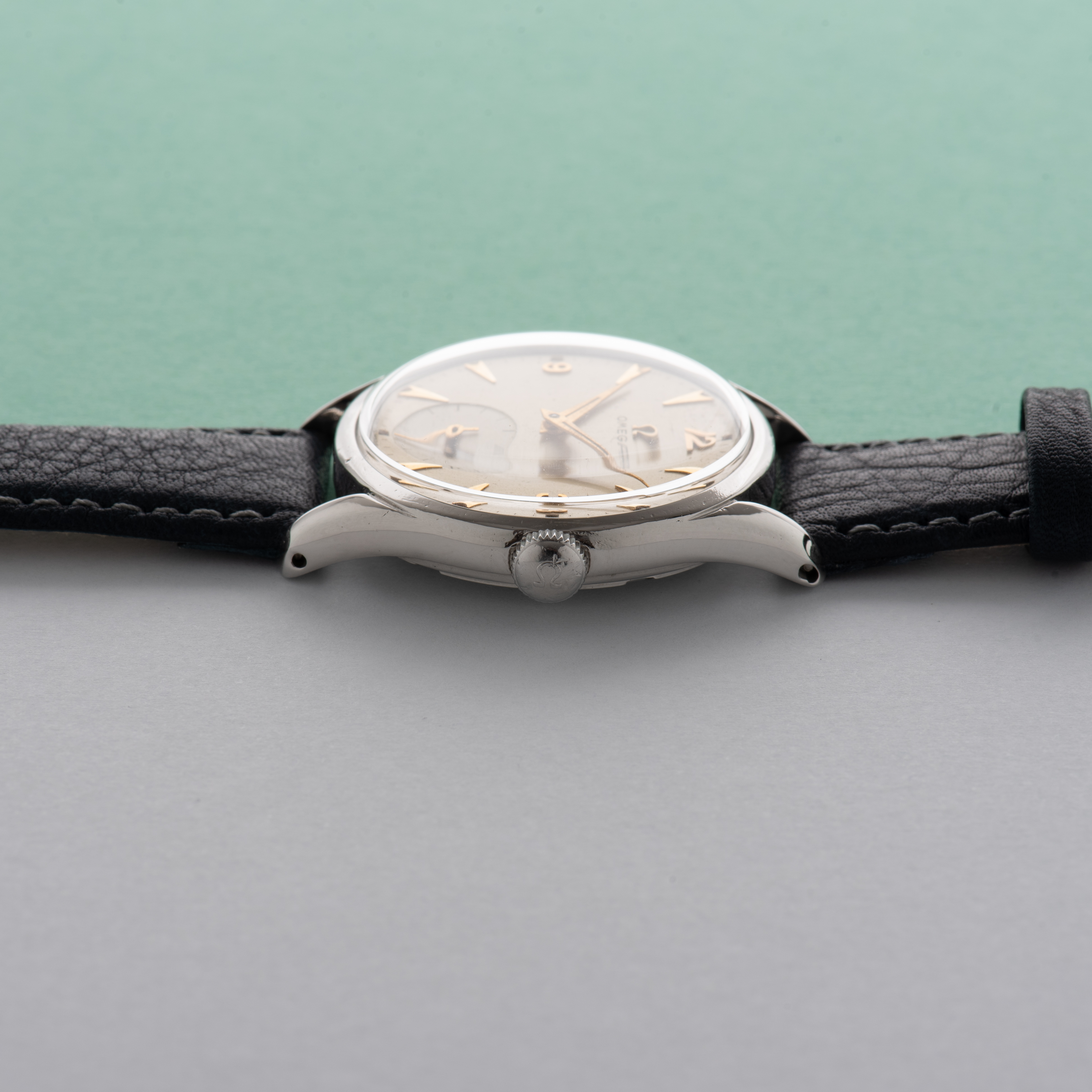 Vue de Omega Dress Small Seconds Cal 265 from 1950 Réf 2639-4