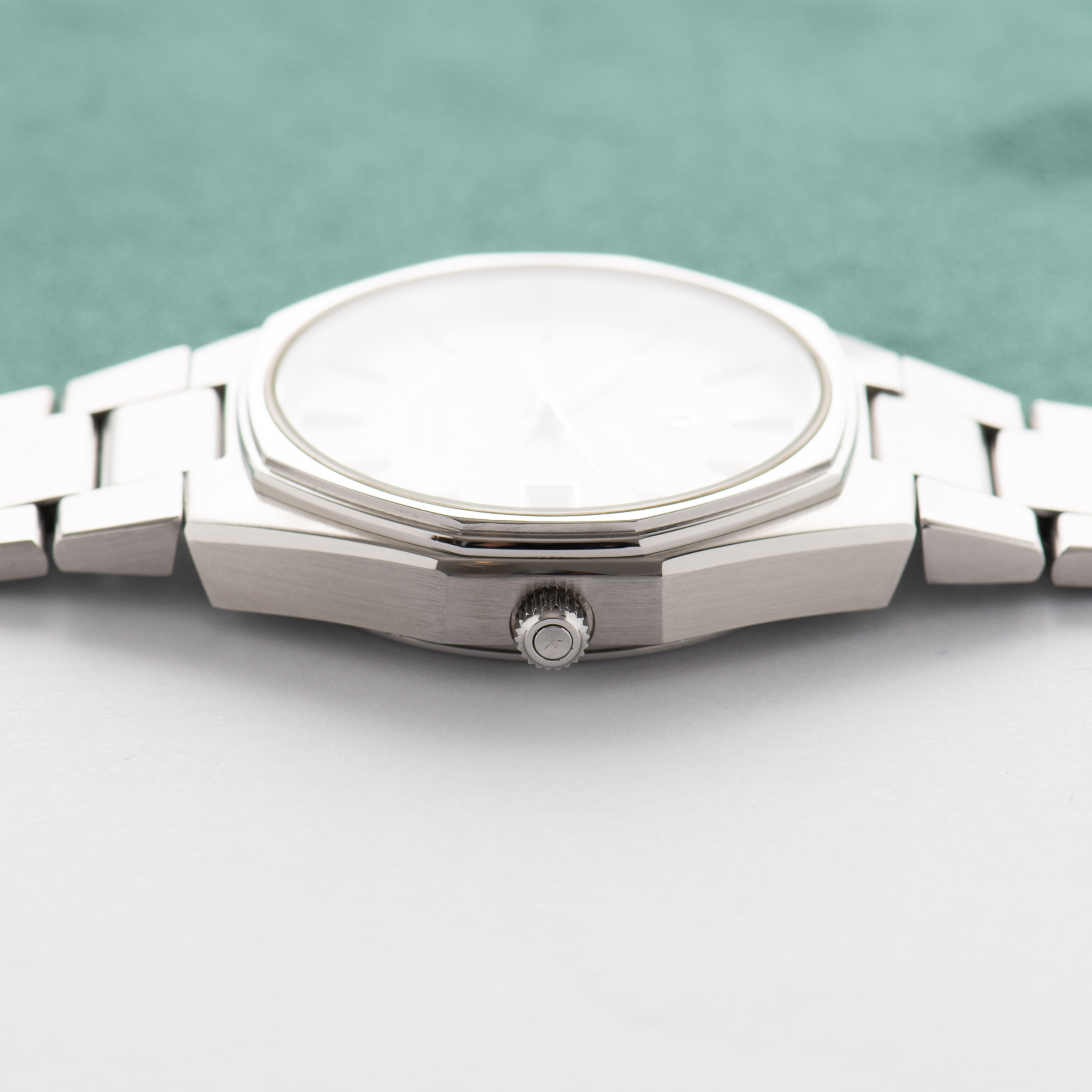 View of Omega Seamaster Quartz Silver/Creme Dial Ref 196.0128 from 1979