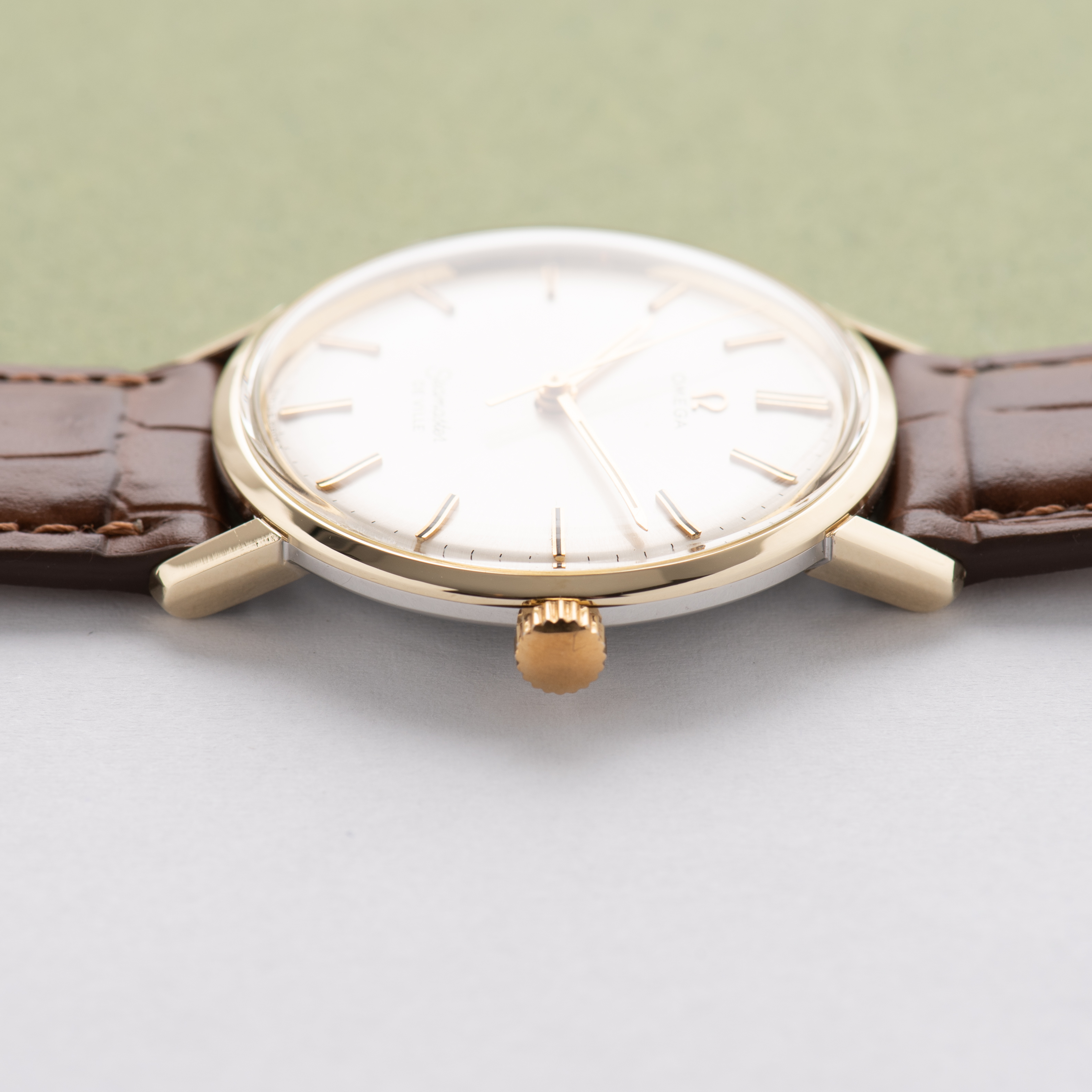 Zicht op Omega Seamaster De Ville Datum Goud/Staal Ref 135.020 vanaf 1965