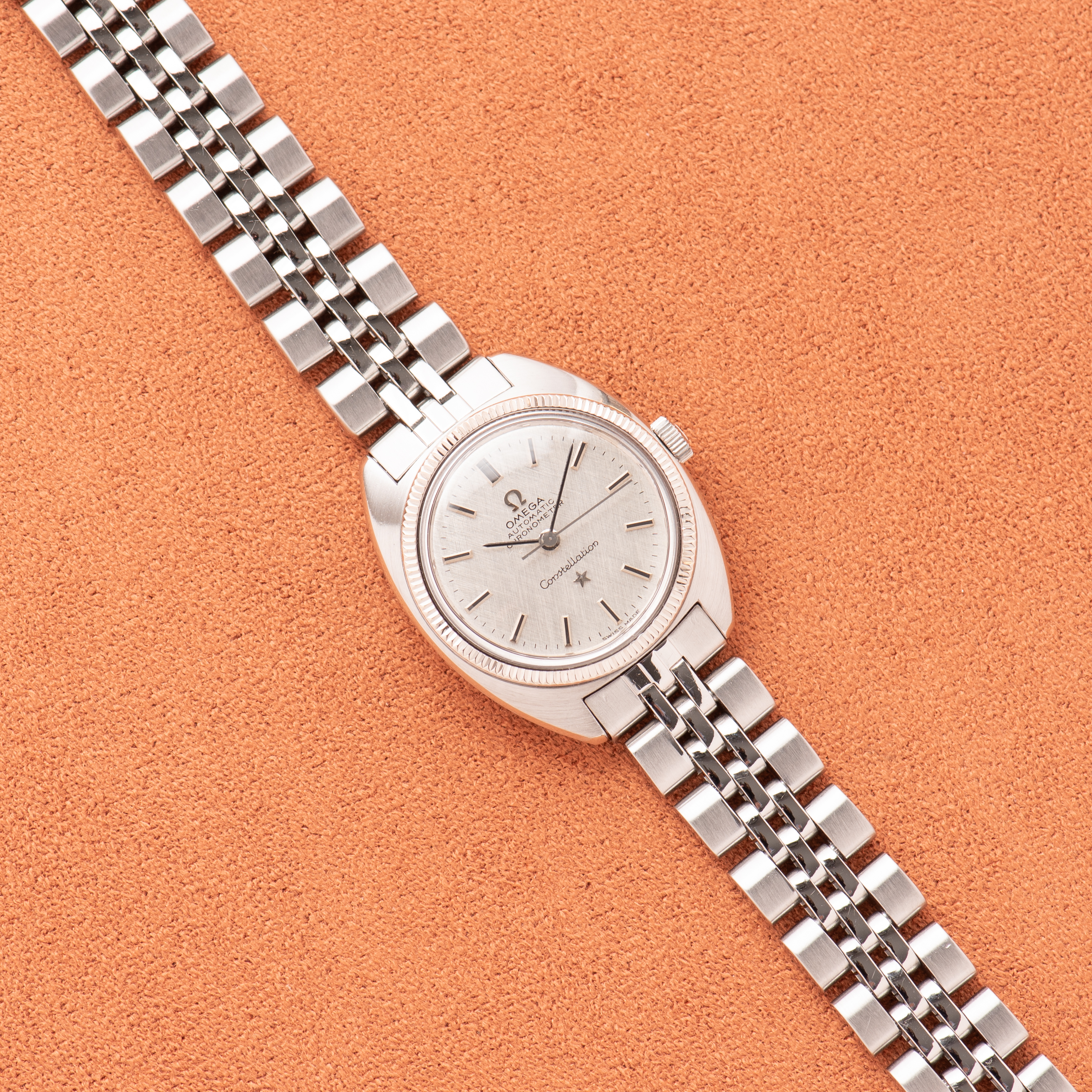 Vue de Omega Automatic Chronometer Constellation Linen Dial Steel/White GoldRéf 567.011