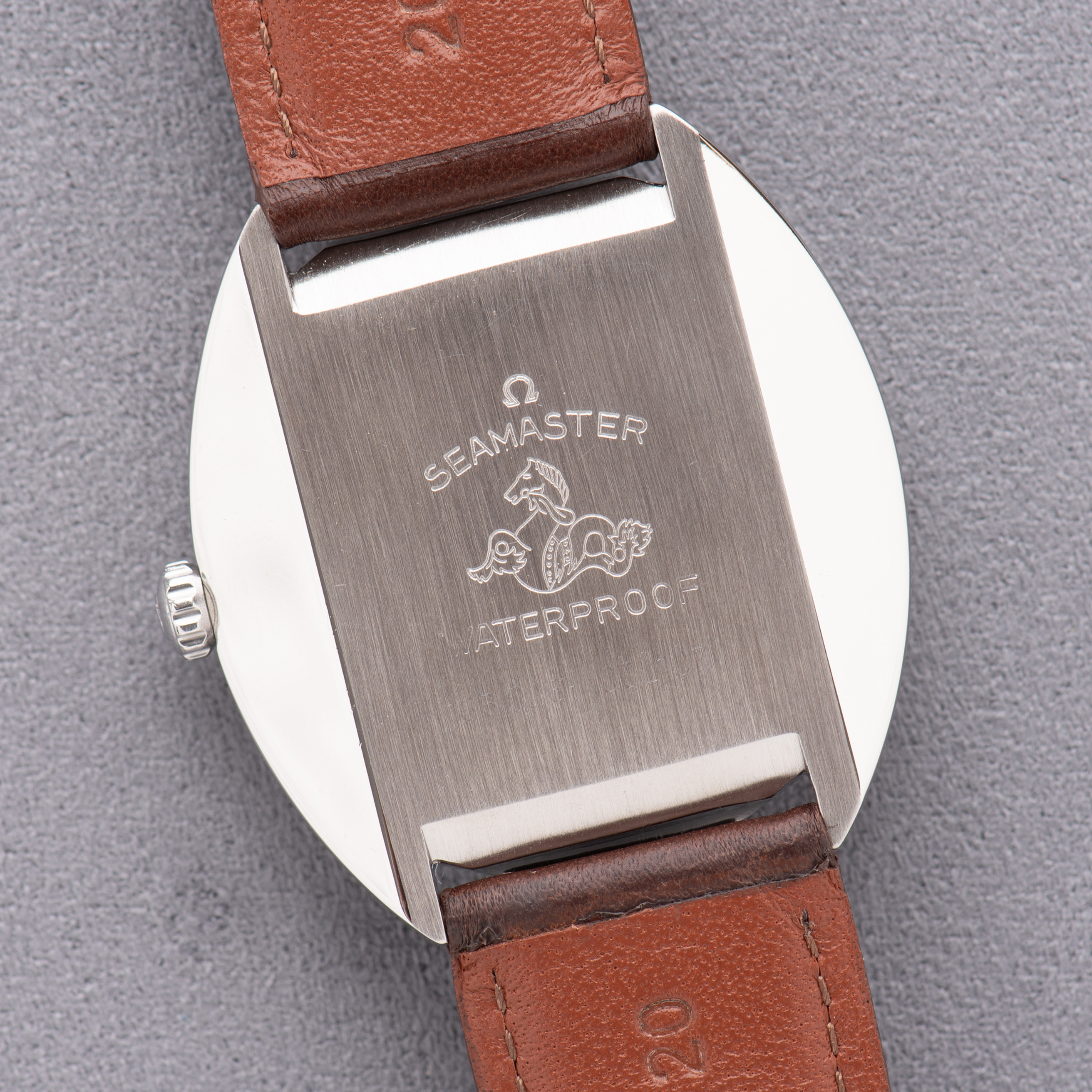 Zicht op Omega Seamaster Cosmic Automatic Grey/Silver Dial – Cal 565 – Ref. 166.026 – 1968