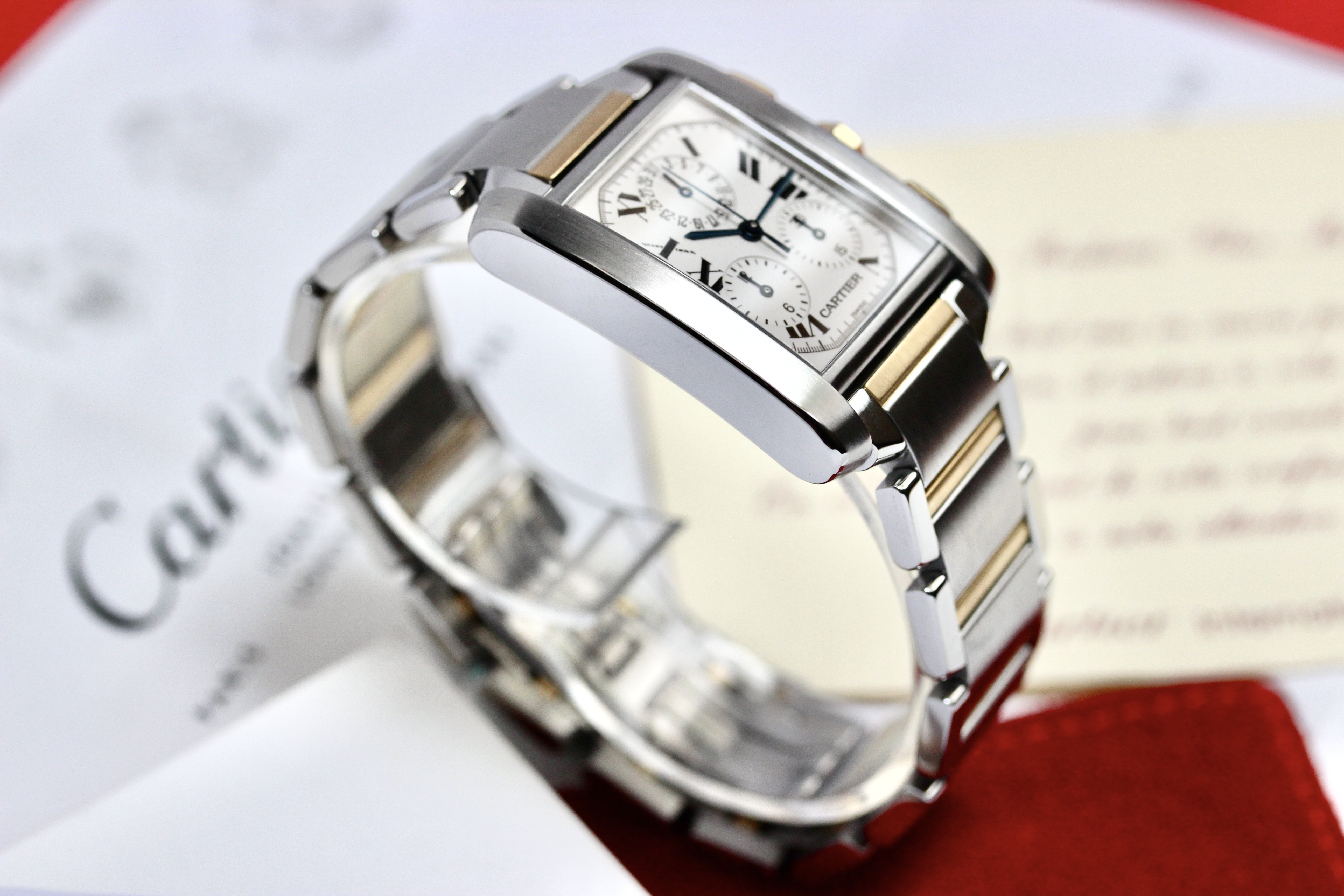 Zicht op Cartier Tank Frans ref 2303 goud/staal