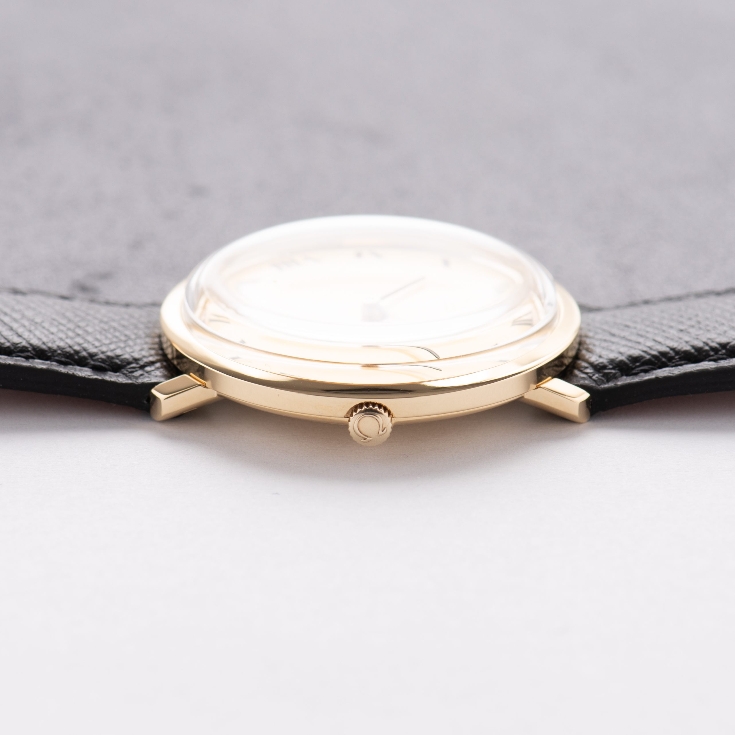 View of Omega De Ville Mécanique Gold 18k from 1966 Réf 111.067