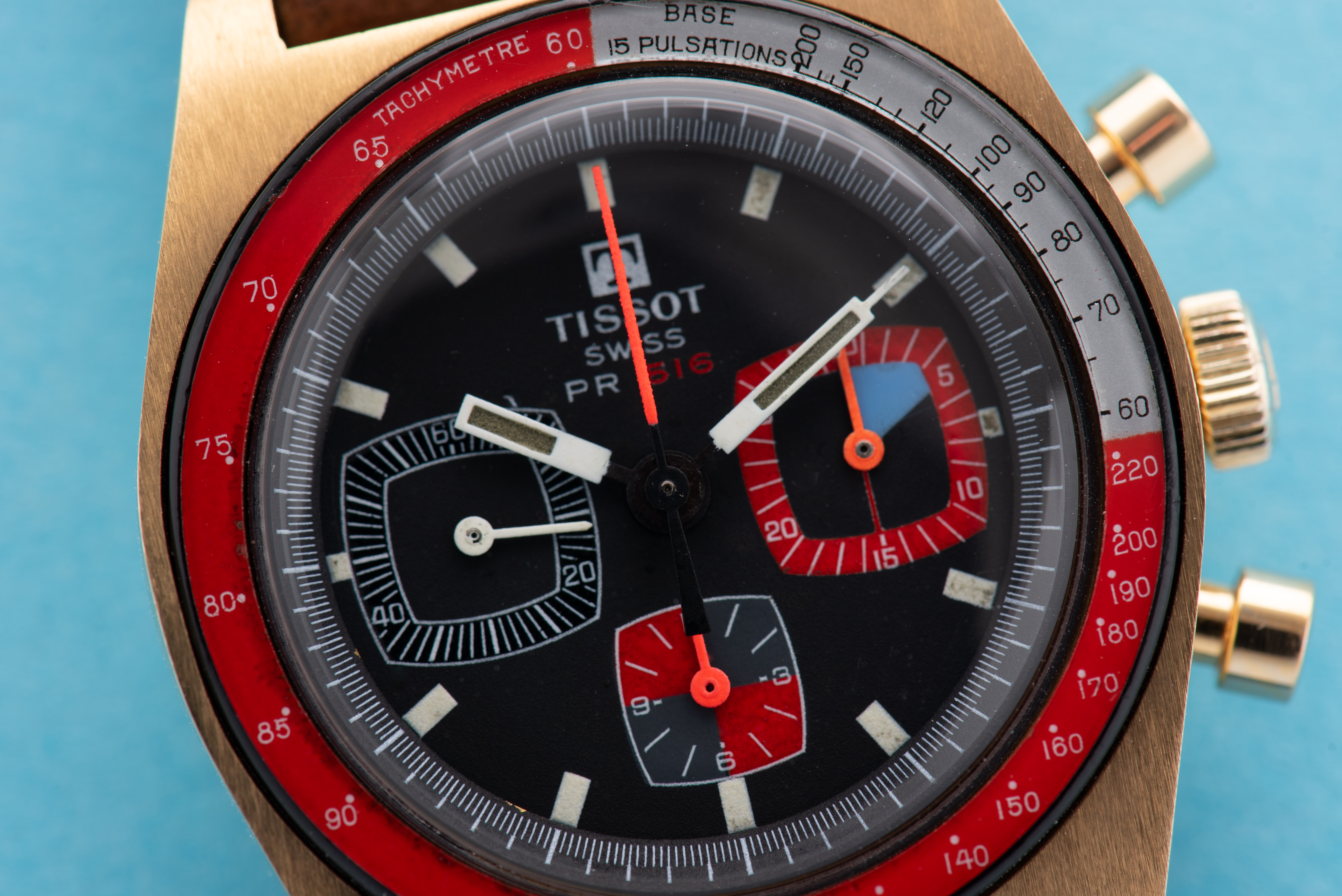 Vue de Tissot Swiss Chronographe PR 516 Lemania 873 réf 40528-1X
