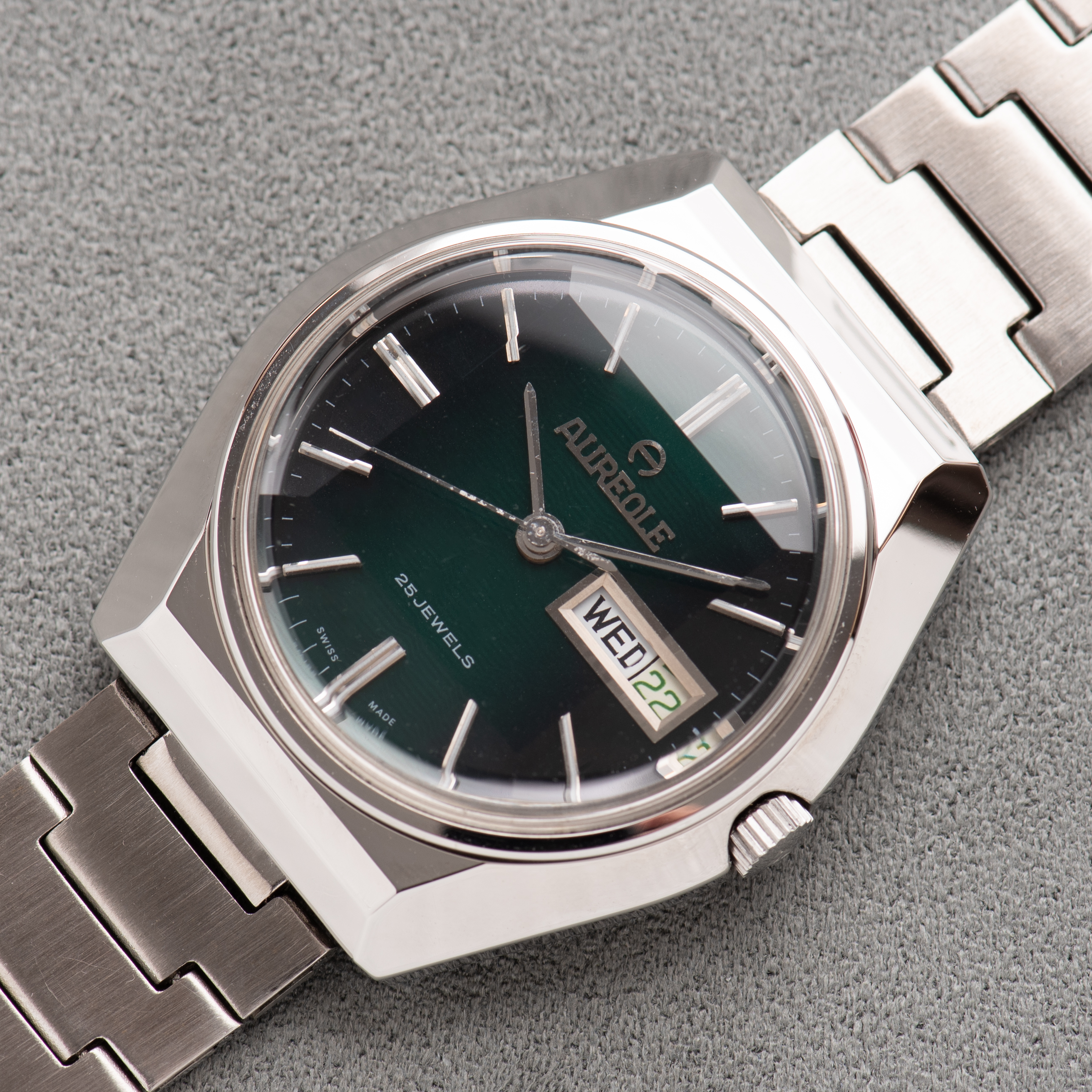 Zicht op Aureole 25Jewels Day-Date AS 2066 NEW OLD STOCK