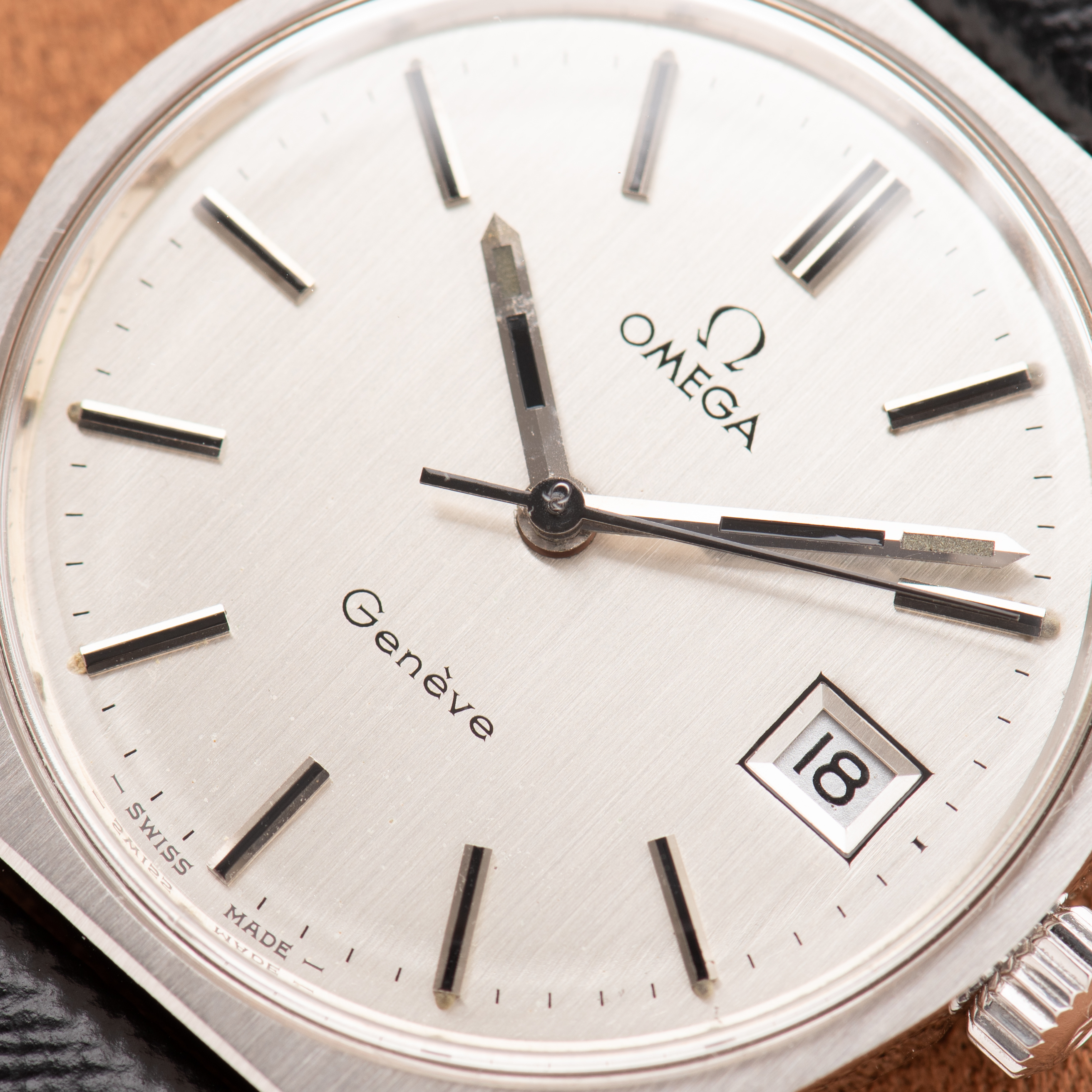 View of Omega Genève Date Silver Dial Réf 136.0049 from 1972