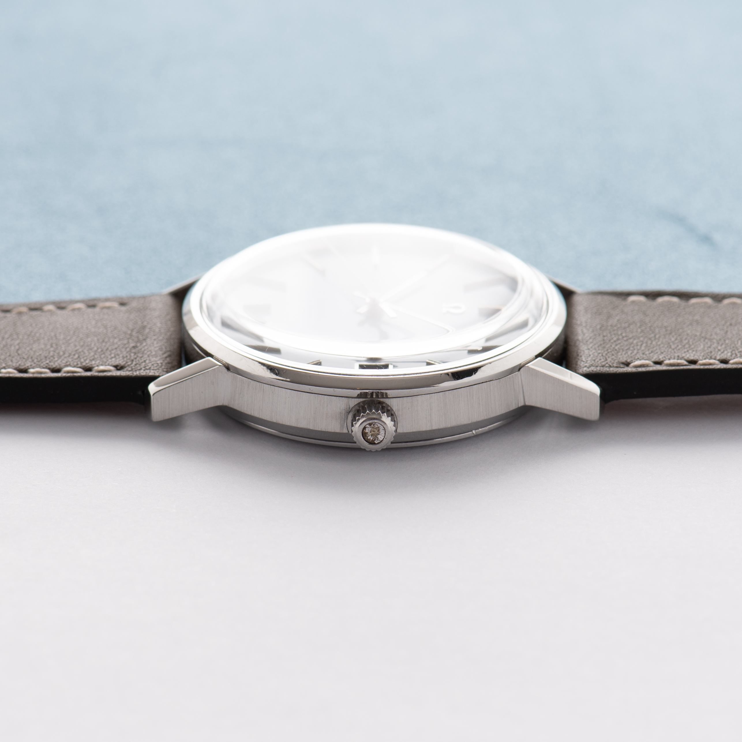 View of Omega Quartz Seamaster Date Blue Dial ref 196.0079 cal 1342 from 1977