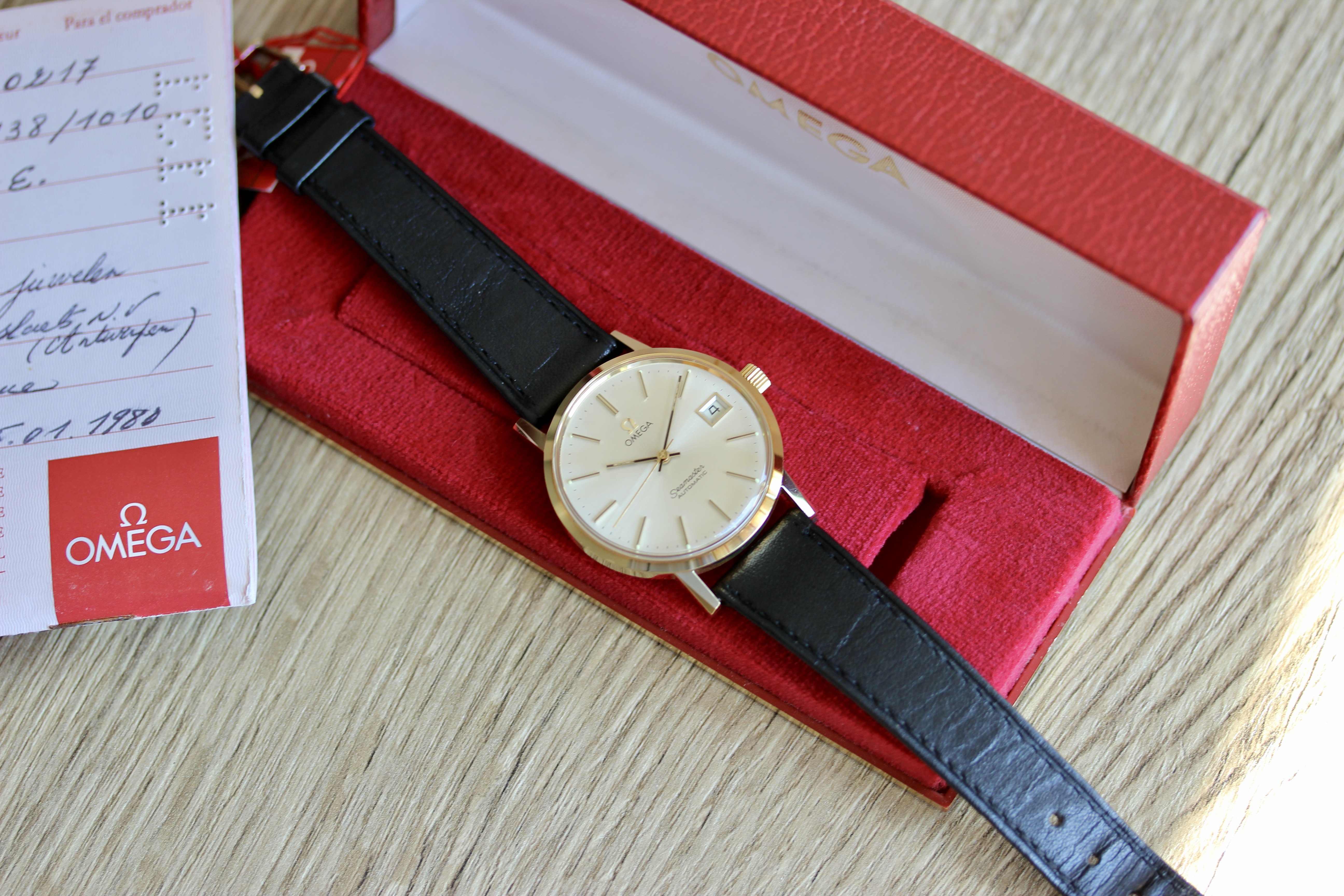 View of Omega Seamaster Automatic or 18k réf 166.0217 NOS FULL SET