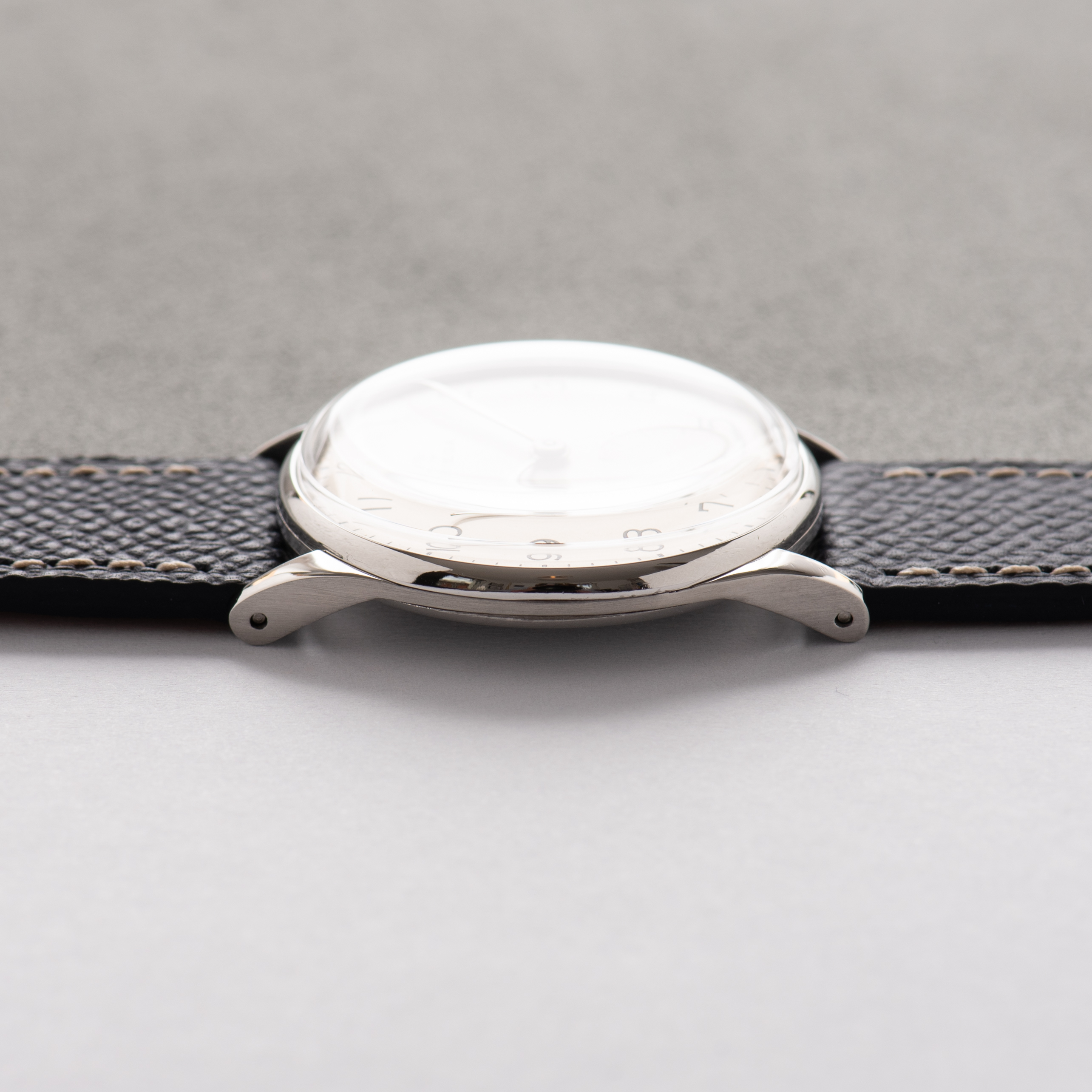 View of Omega Dress Watch Steel réf 2405-2 from 1944