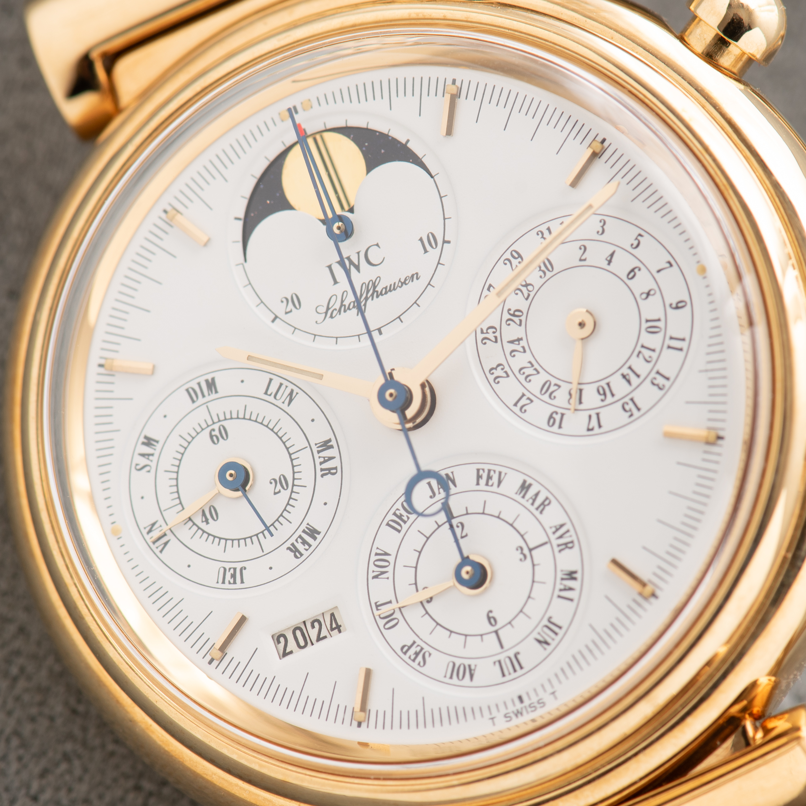 Zicht op IWC Da Vinci Perpetual Calendar Edition Speciale Ref IW3750 Goud 18k