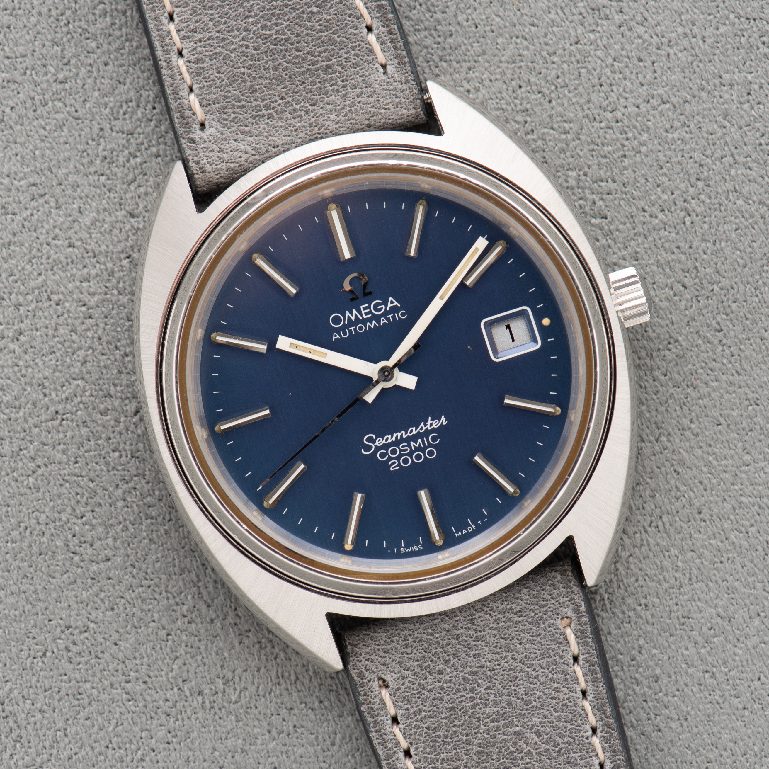 Vue de Omega Automatic Seamaster Cosmic 2000 Blue dial Réf 166.130 from 1973