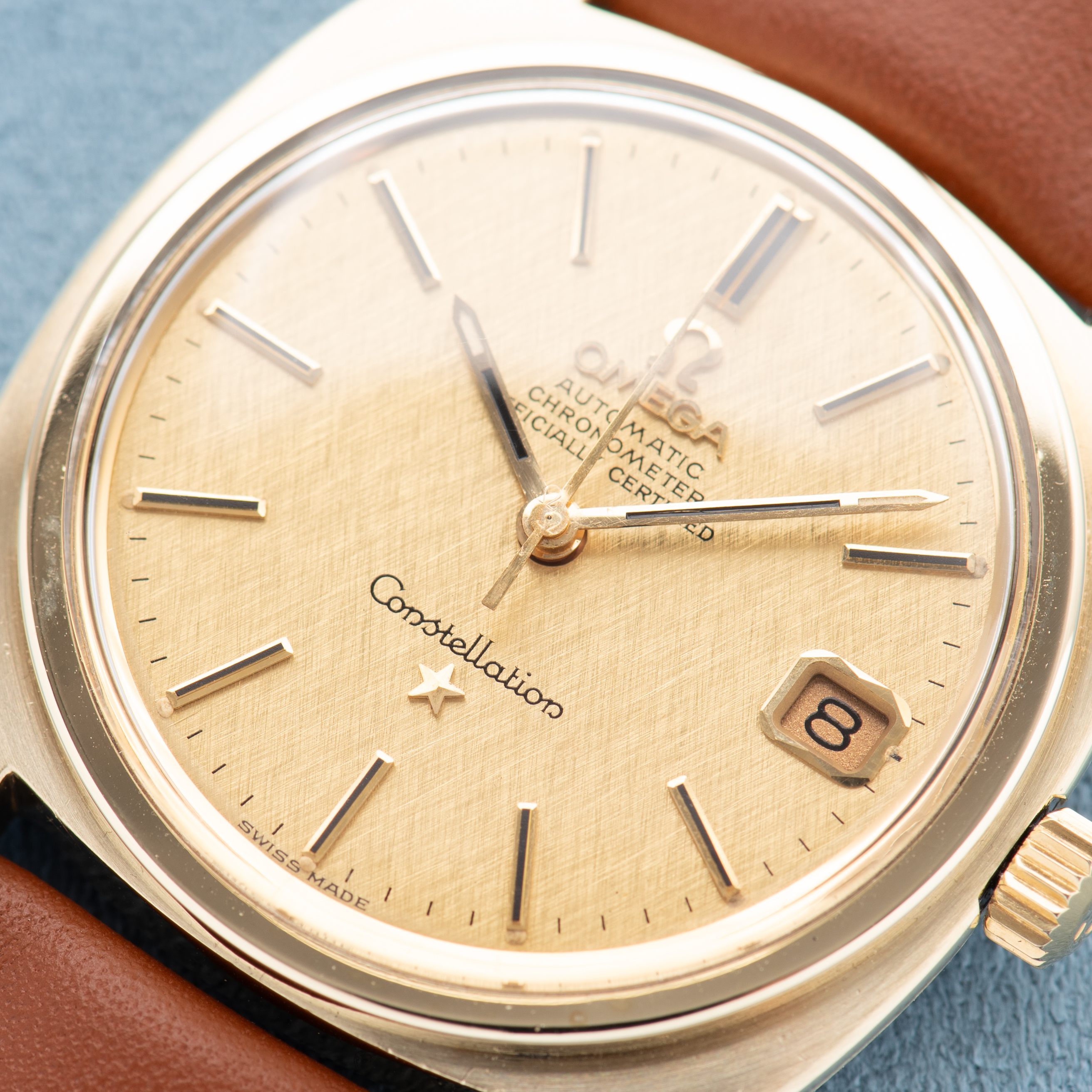 Zicht op Omega Constellation Chronometer C-vorm 14K Gold Capped from 1969 Ref 168.017