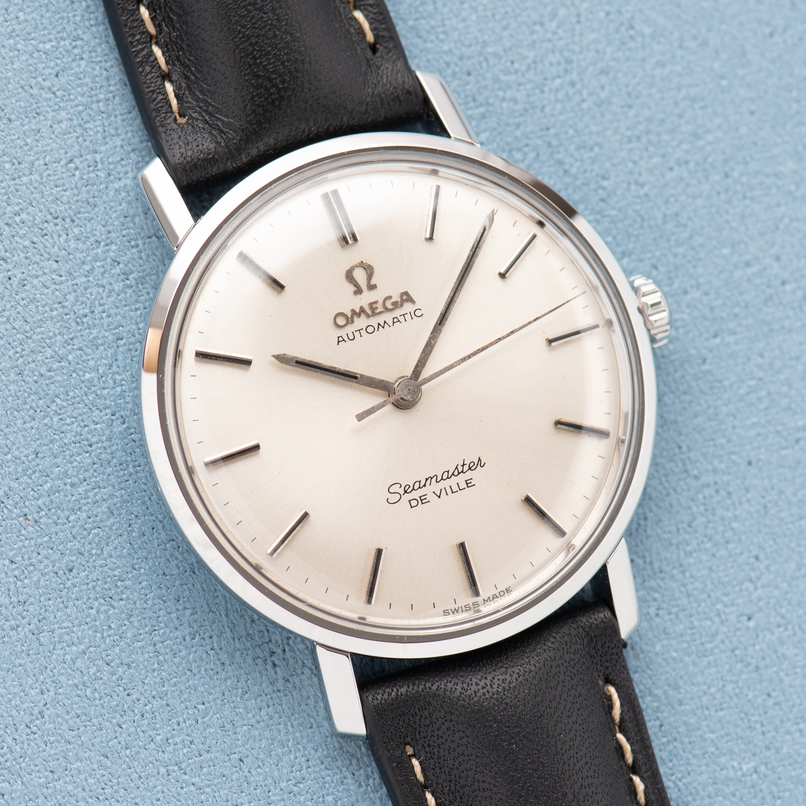 View of Omega Seamaster De Ville Automatic – Ref. 165.020 – 1965