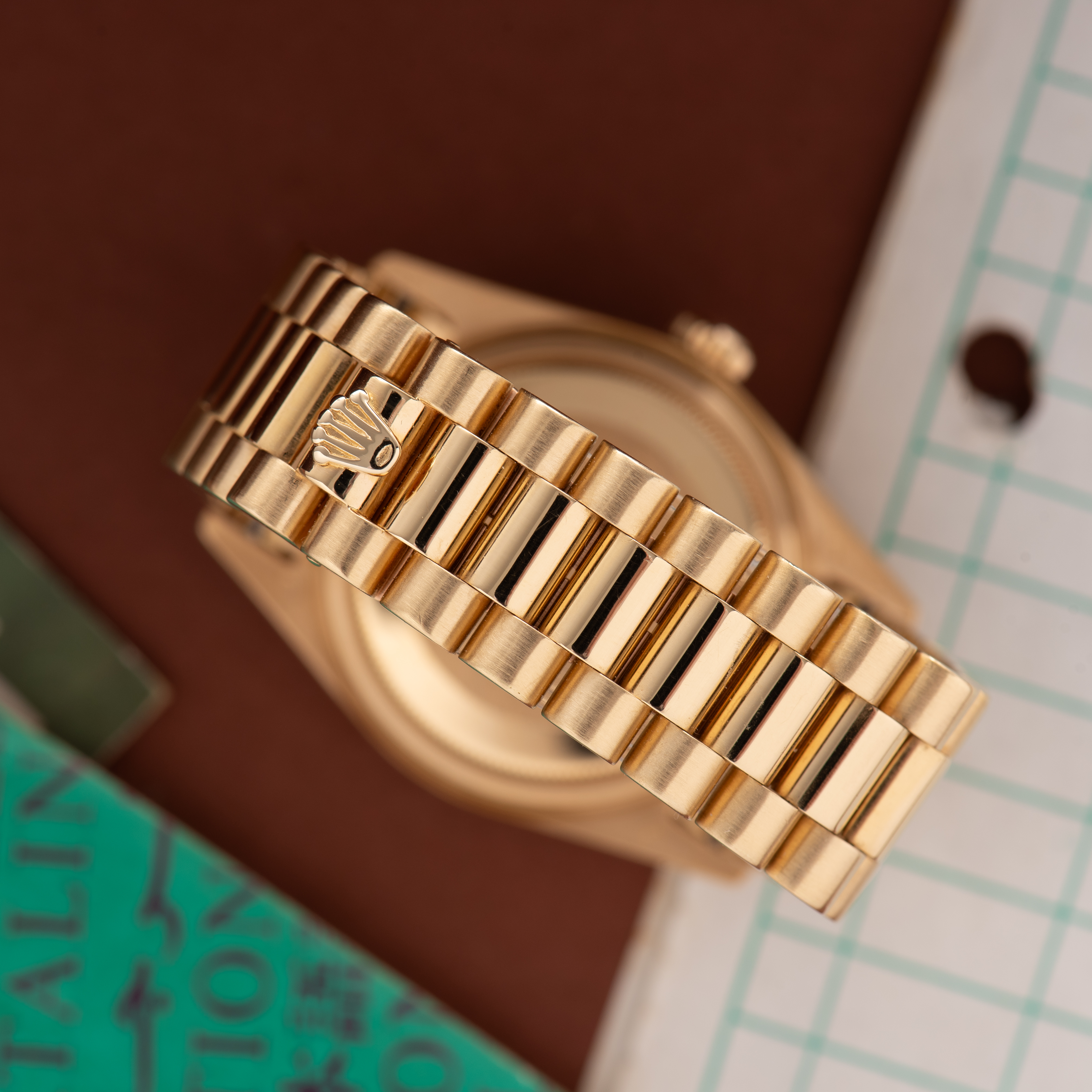 Vue de Rolex Oyster Perpetual Datejust tapisserie black dial Réf 16018 from 1986