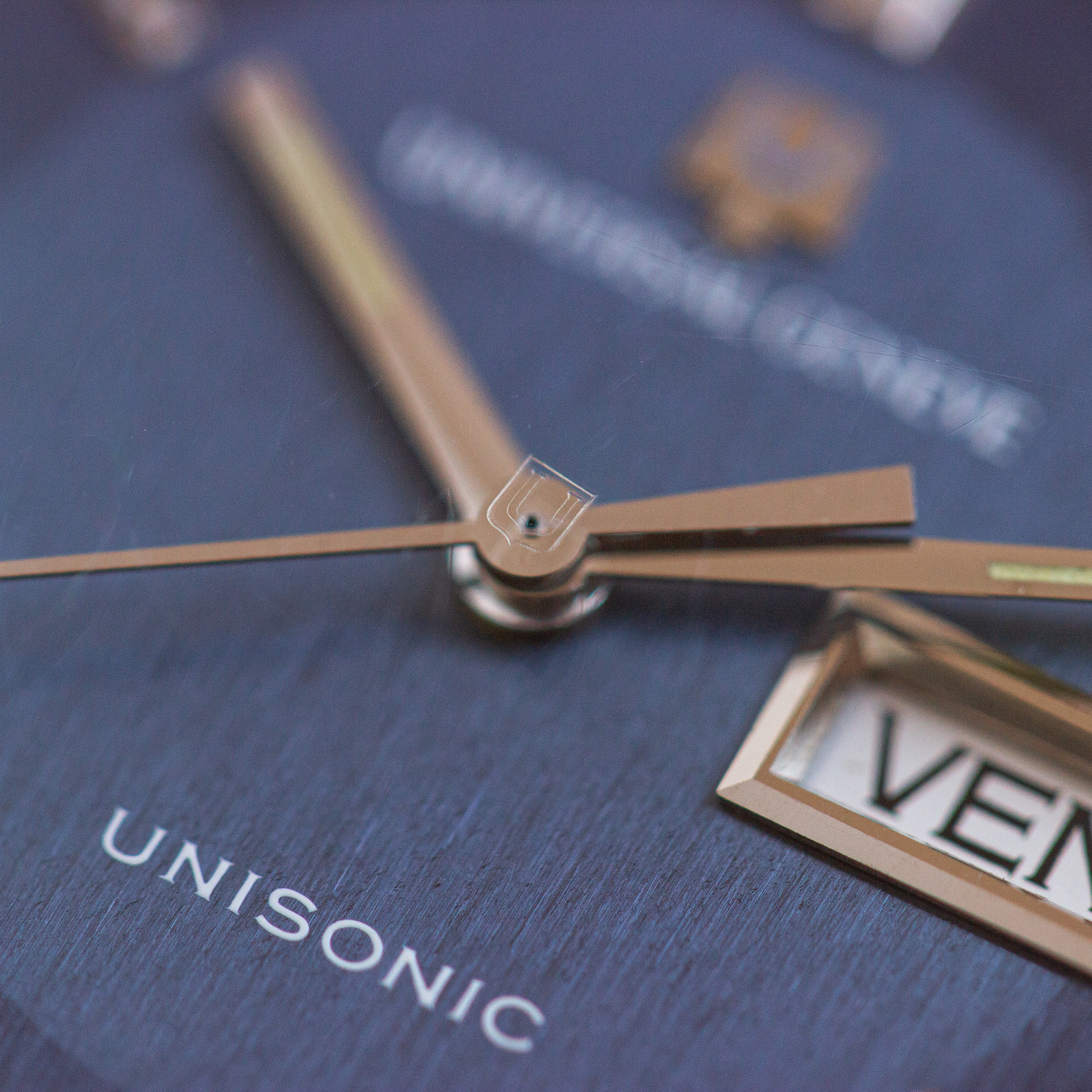 Vue de Universal Genève Unisonic day-date réf 853104/34 cal 2-53
