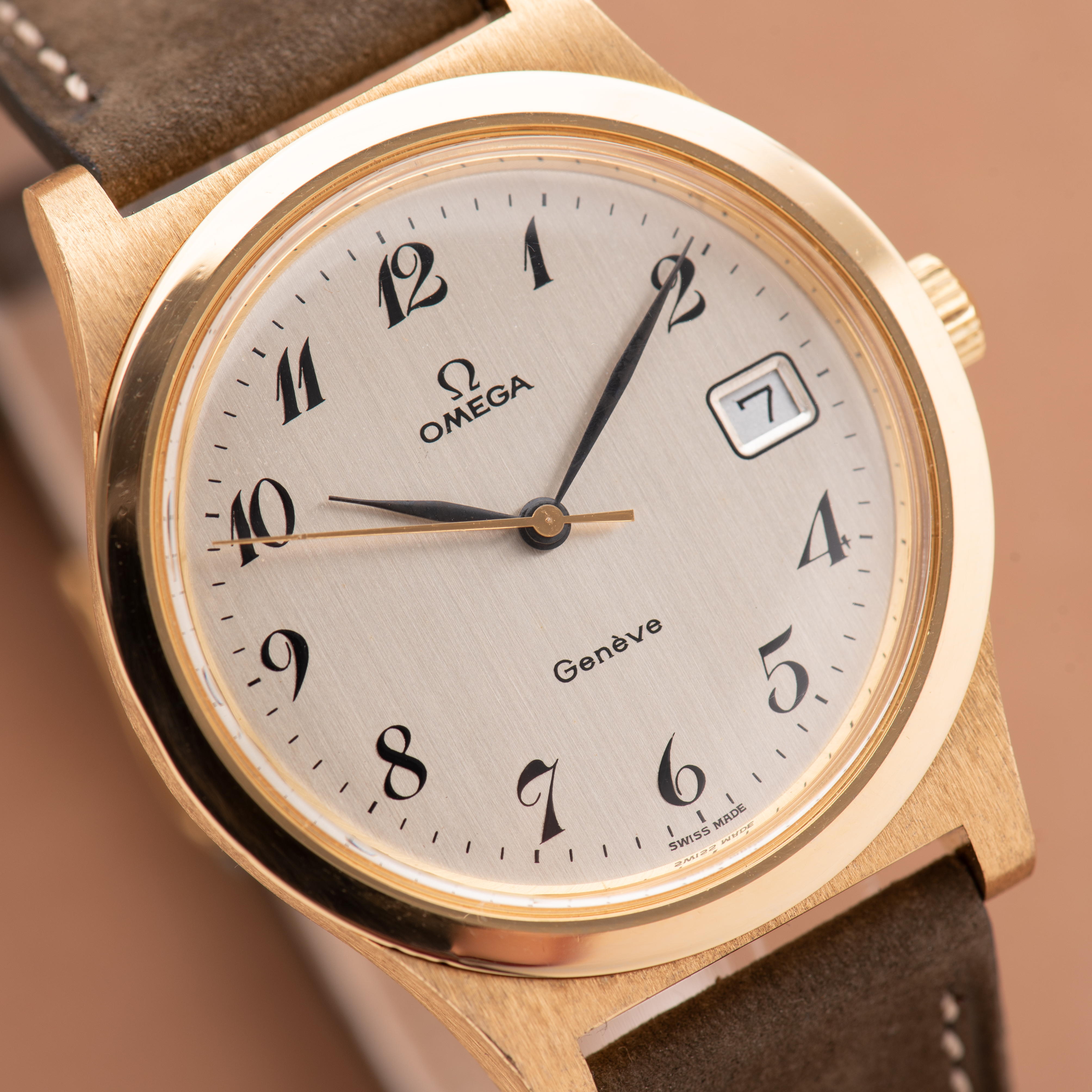 Vue de Omega Genève Mécanique Date Breguet Dial Réf 166.0102 from 1974