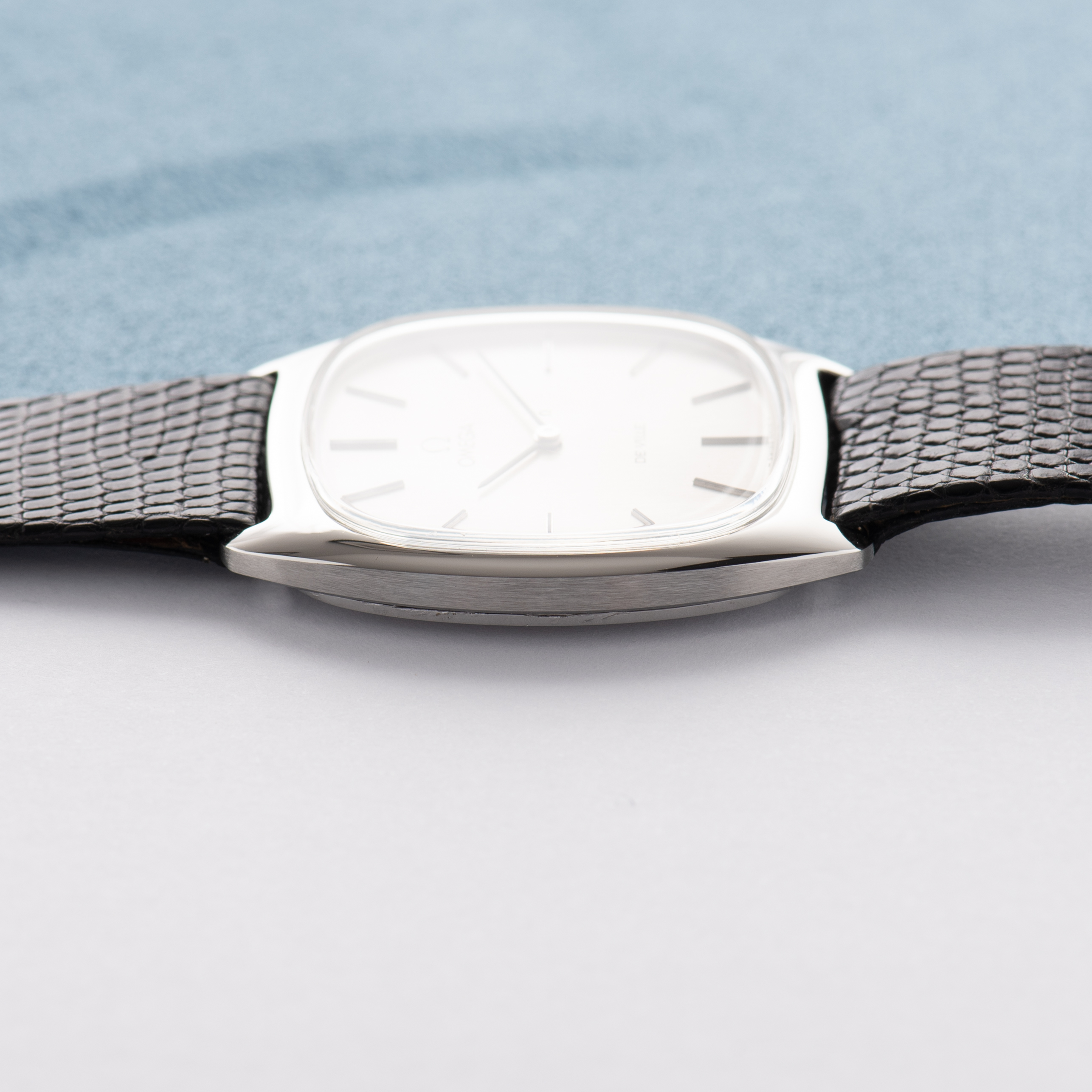 Zicht op Omega De Ville Dress Watch Réf 111.0139 Cal 625 from 1977
