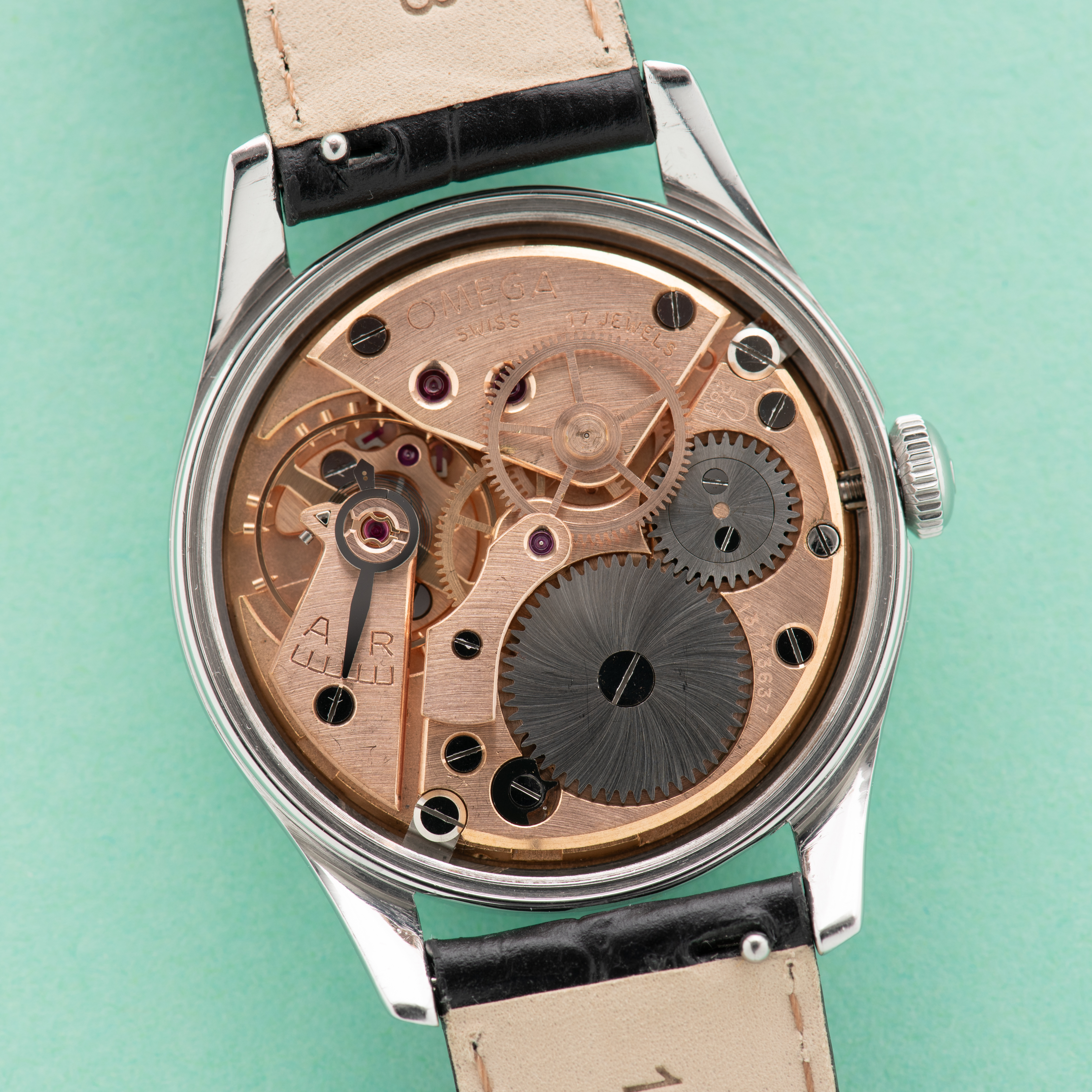 View of Omega Dress Cal 283 réf 2640-9 SC from 1952