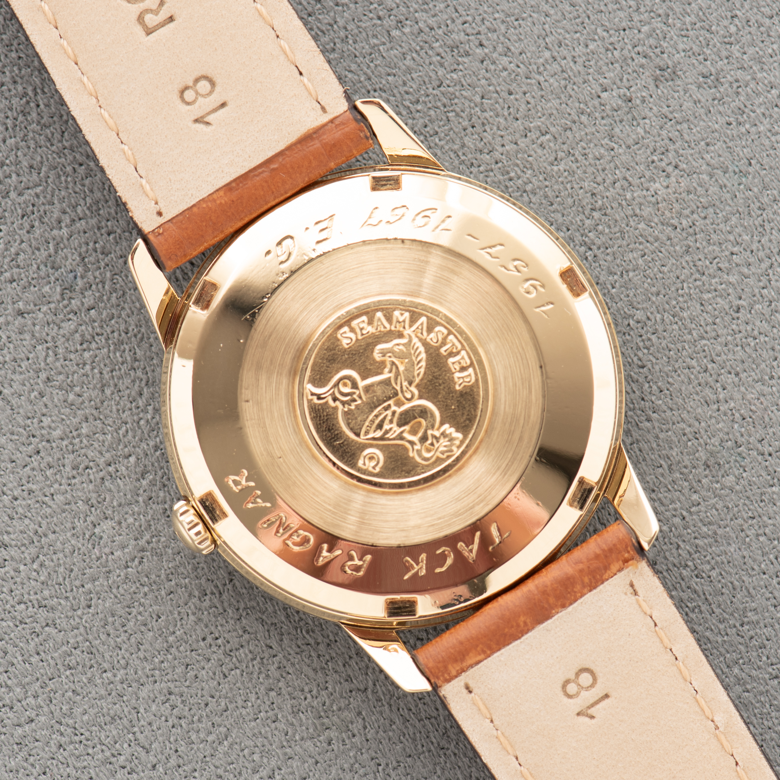 View of Omega Automatic Seamaster "Crosshair" Dial Date Gold 18k from 1966 Ref 166.001