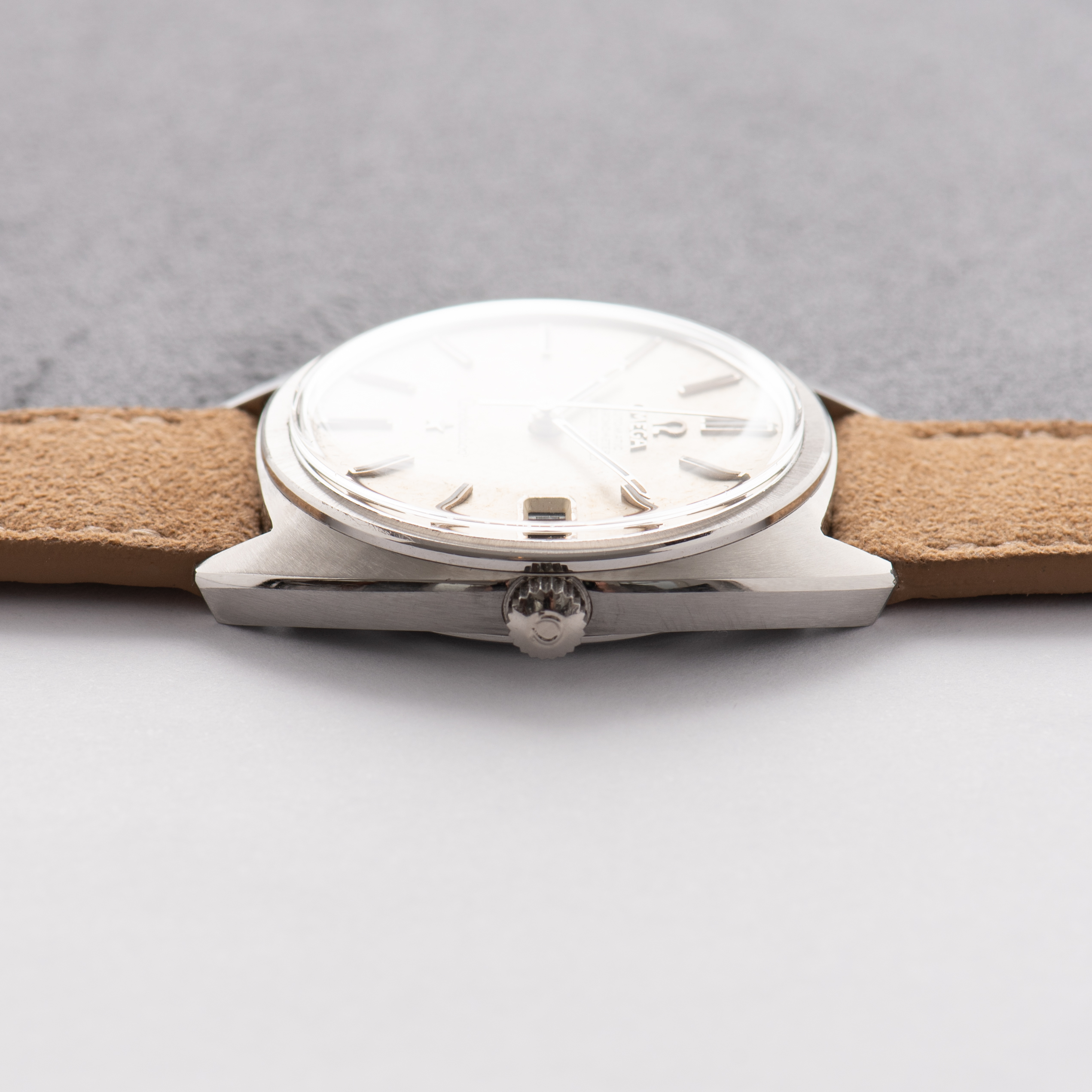 Zicht op Omega Automatische Chronometer Constellatie "Linnen wijzerplaat" Ref 168.017 Cal 564