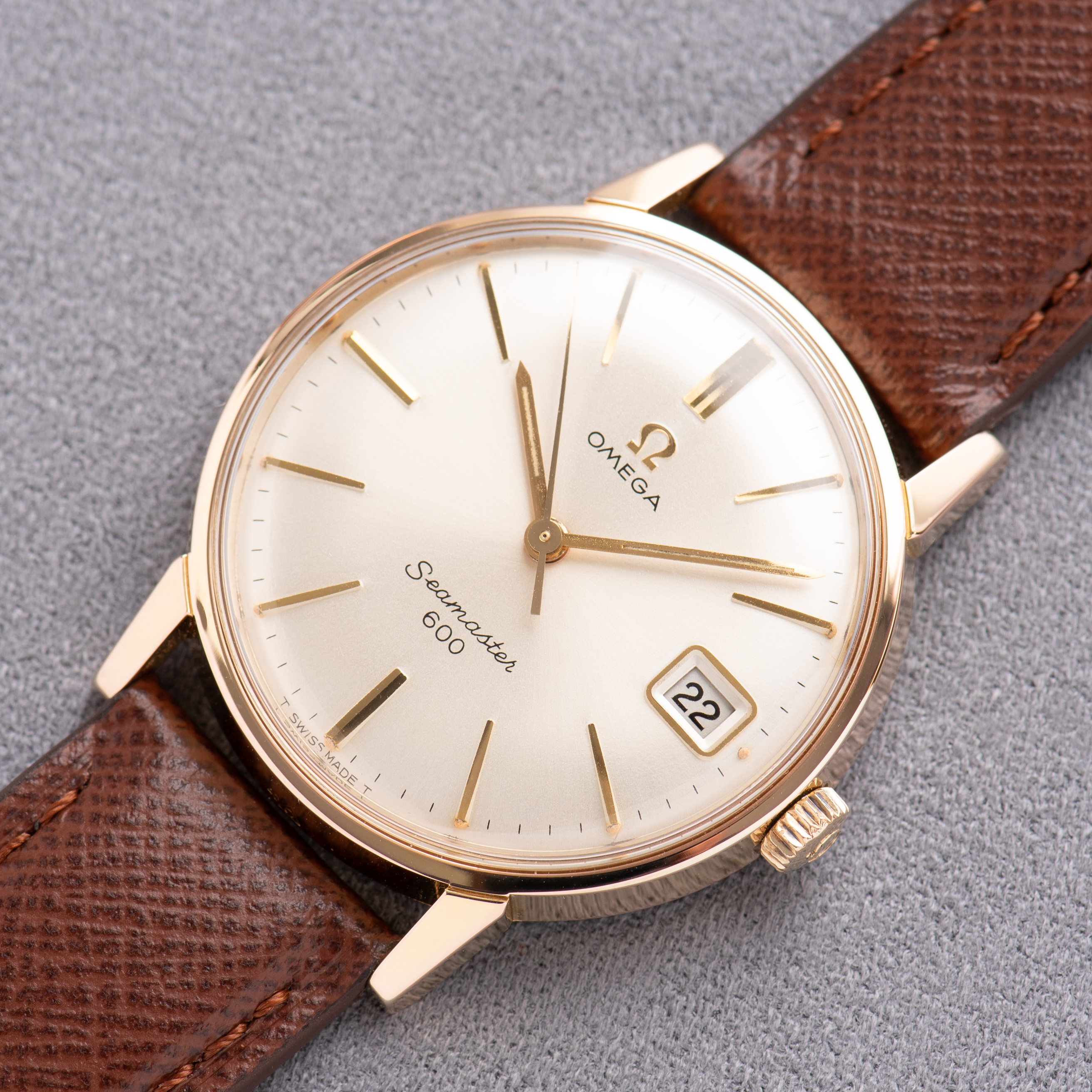 Zicht op Omega Seamaster 600 Goldplated Date Réf 136.011 Like New from 1964