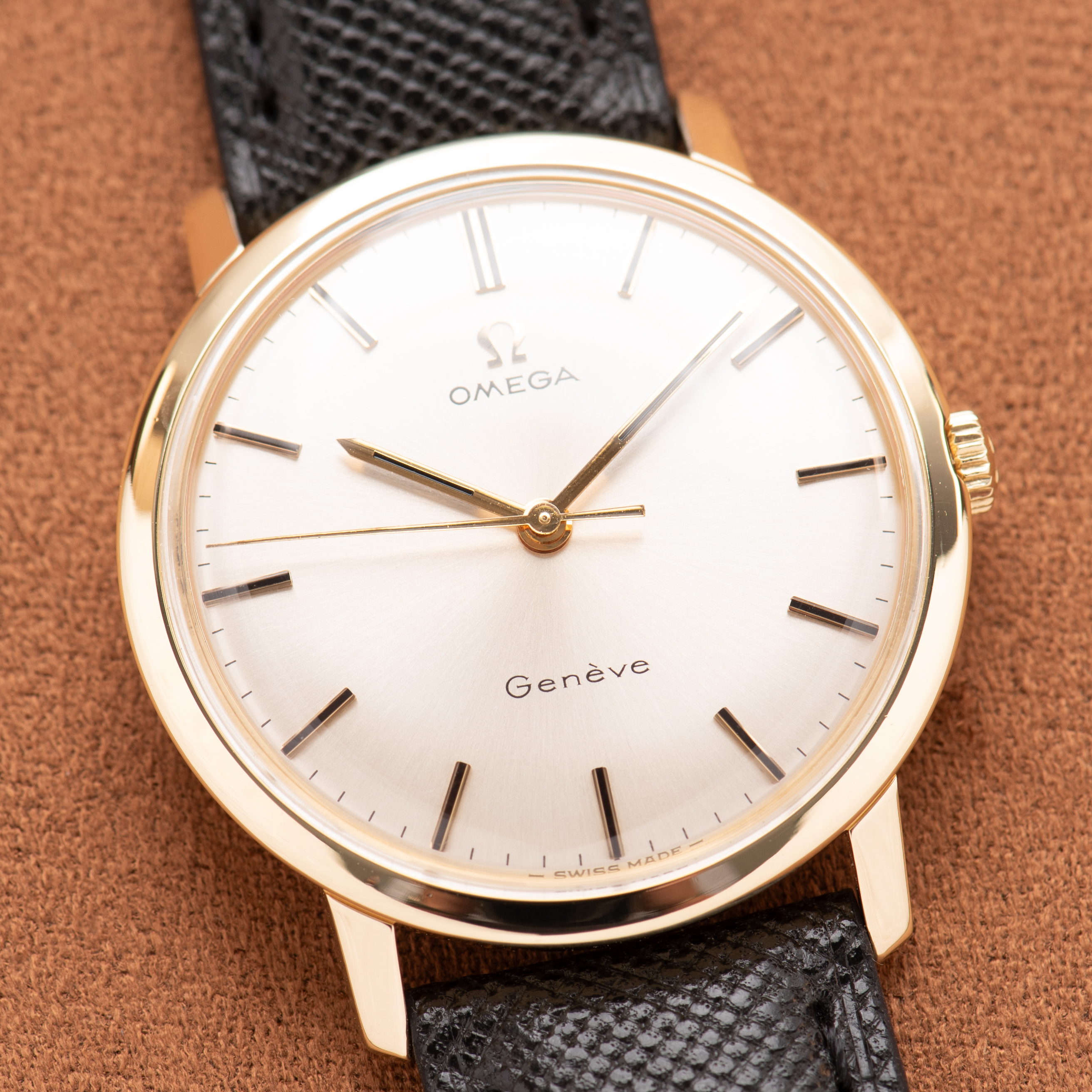Vue de Omega Genève Dress Watch 14K Yellow Gold With Box Réf 131.021SP from 1969