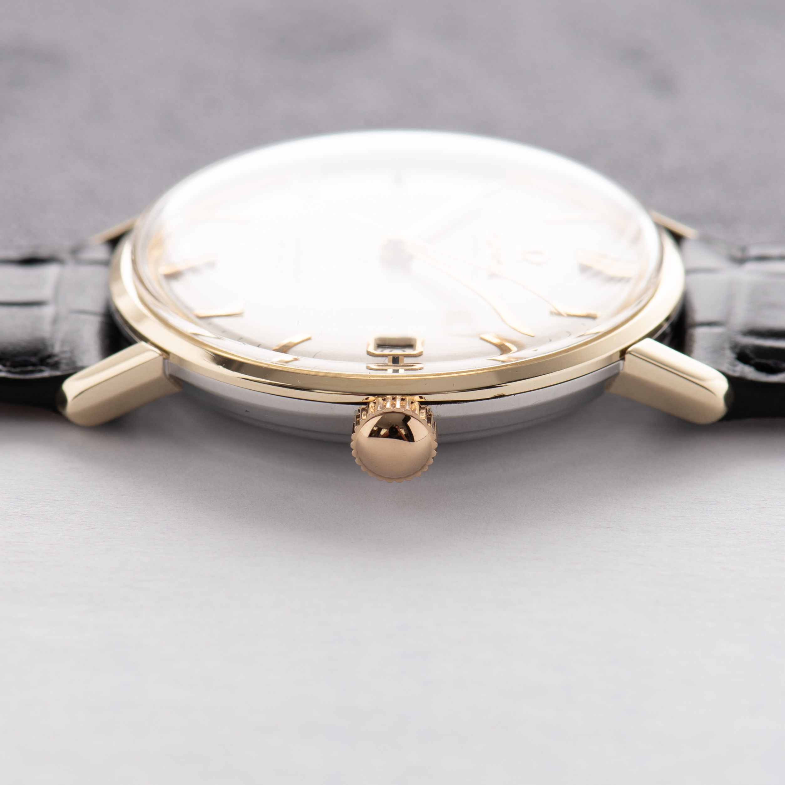 Zicht op Omega Automatic Seamaster De Ville Date Or/acier Réf 166.020 from 1963