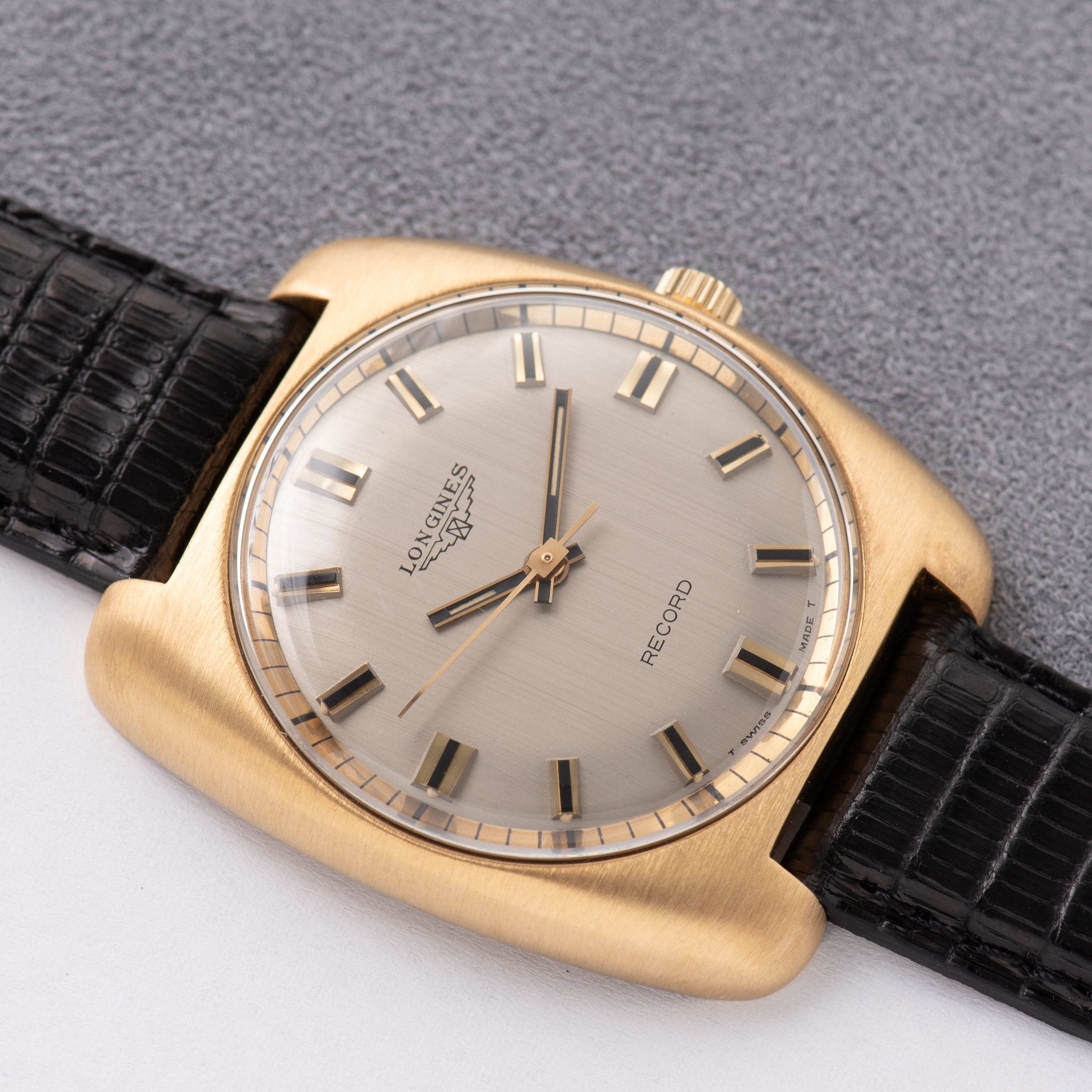 Zicht op Longines Record mécanique réf 714103 cal 650