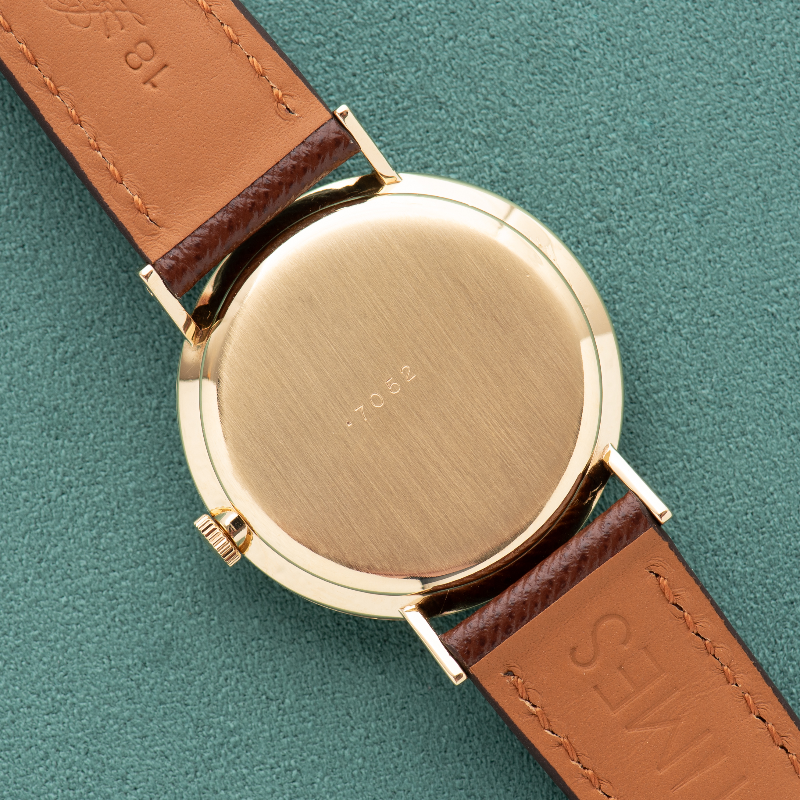 View of Universal Genève Automatic Micro-rotor cal 218-9 Gold 18K